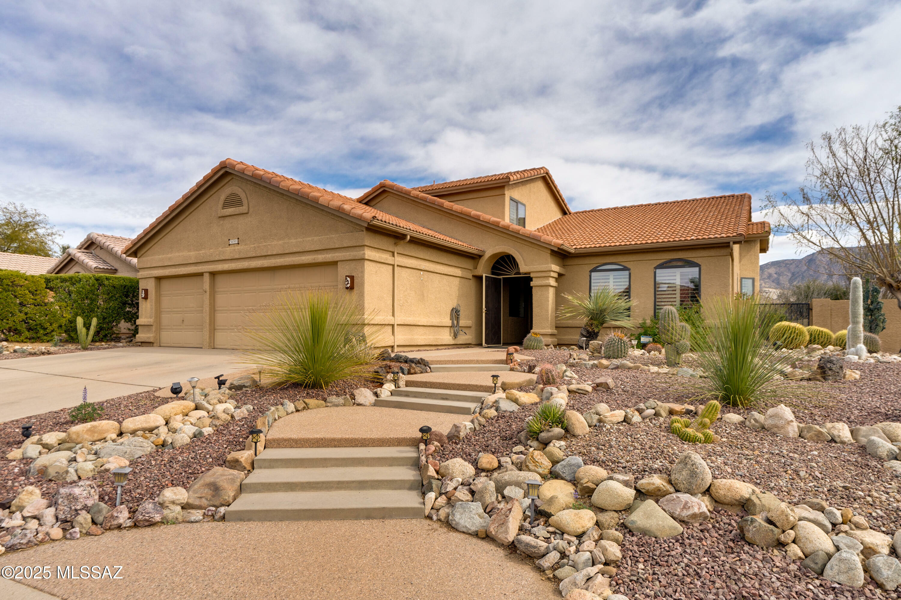 Property Photo:  38395 S Rolling Hills Drive  AZ 85739 