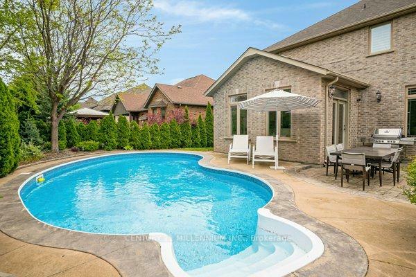 Property Photo: 7 Jacob Gingrich Drive ON N2P 2X8
