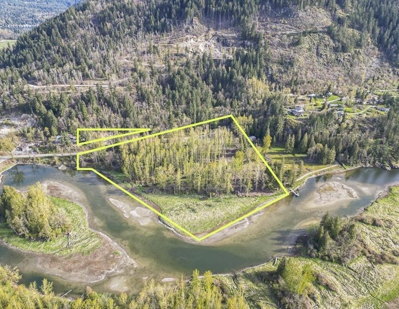 Property Photo: 44190 Malcolm Road BC V0M 1N0