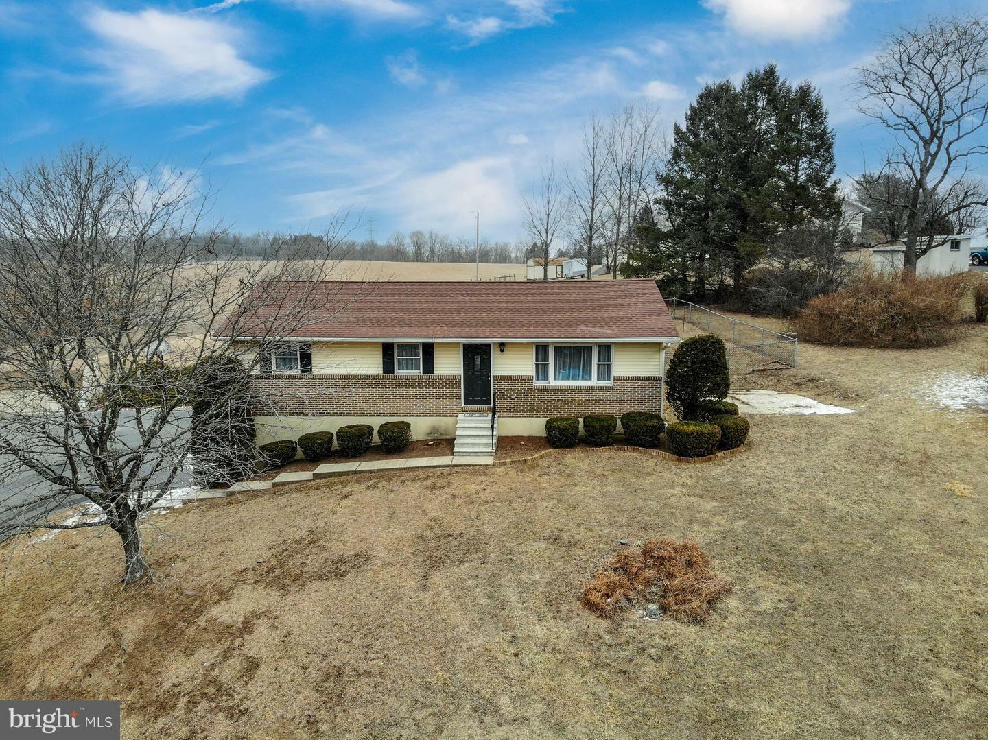 Property Photo:  1015 Seifrit Lane  PA 19506 