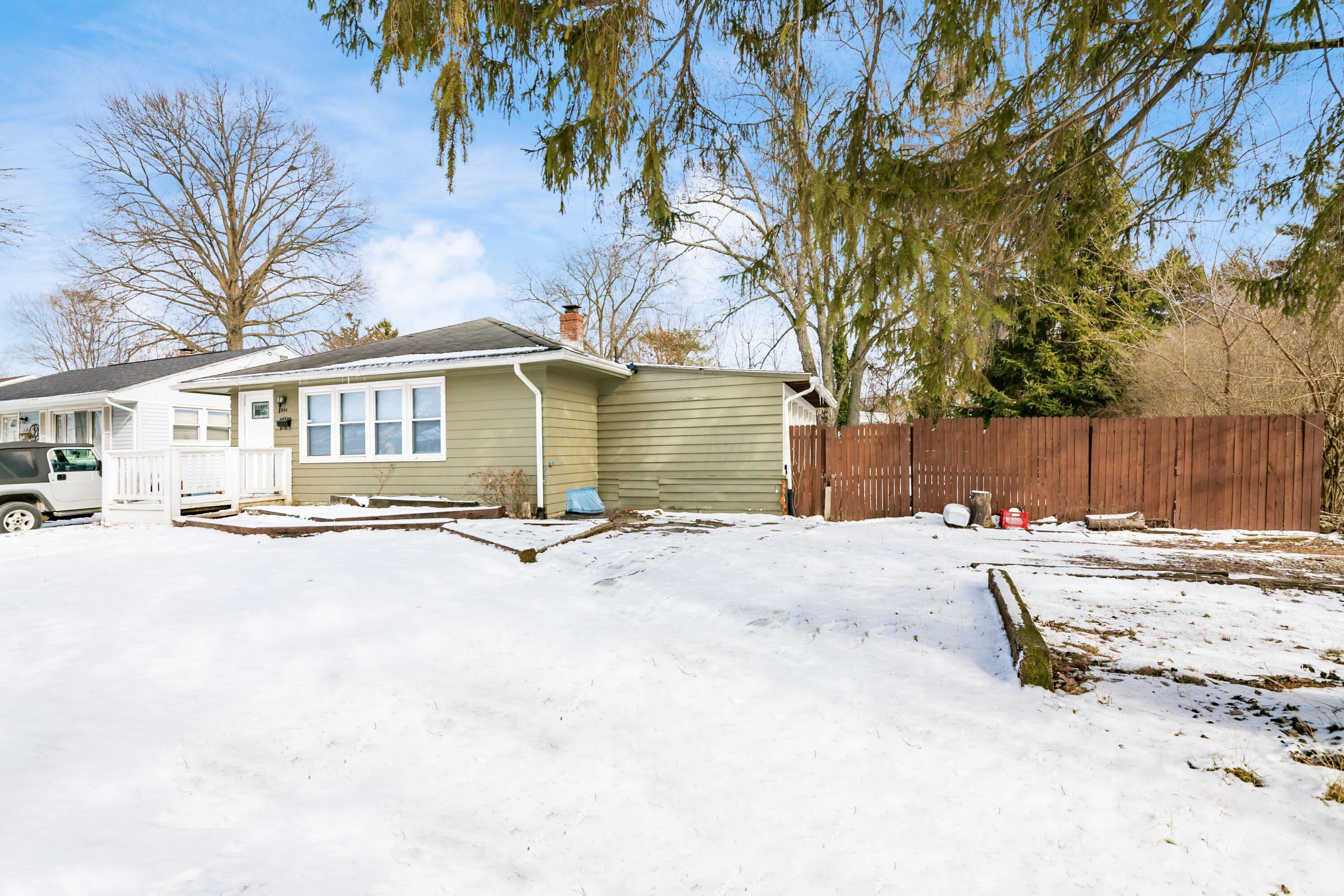 Property Photo:  844 S Ashburton Road  OH 43227 