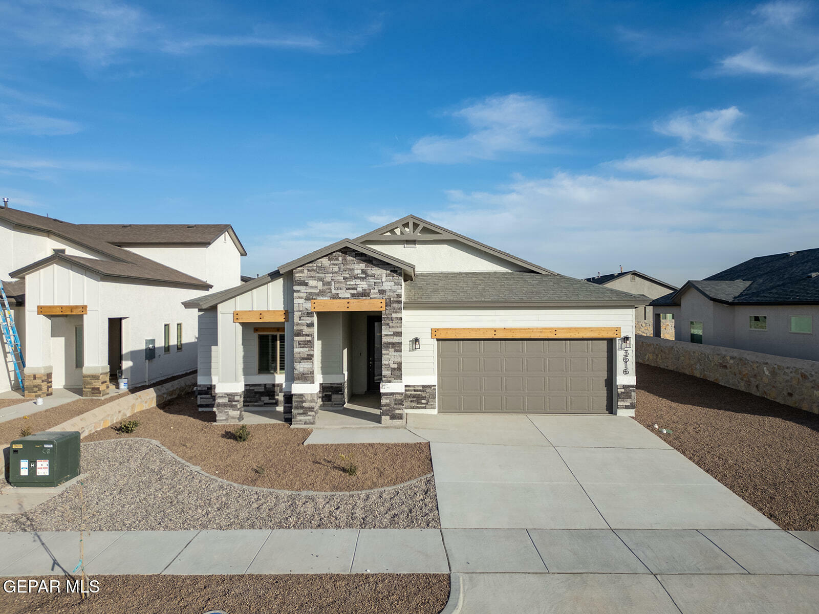 Property Photo: 925 Nayland Place TX 79928