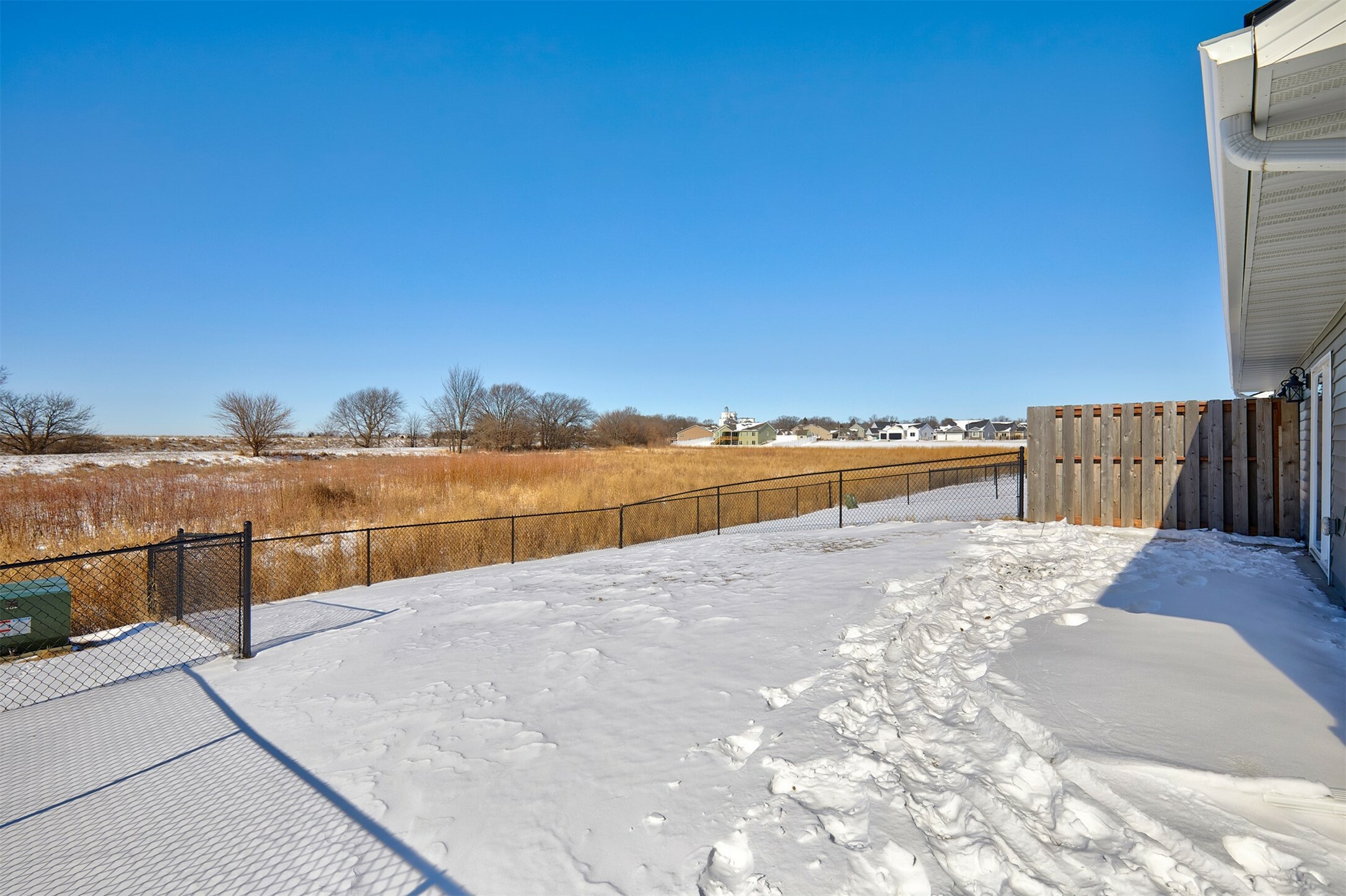 Property Photo:  1503 Fair View Drive  IA 50063 