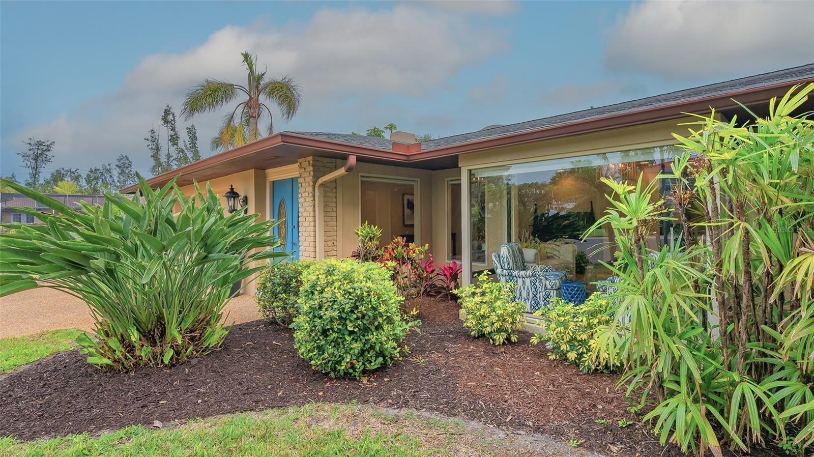 Property Photo: 940 Siesta Key Place FL 34242