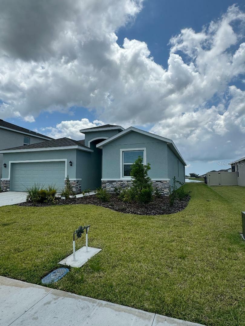 Property Photo:  4417 Weathered Moss Glen  FL 34221 