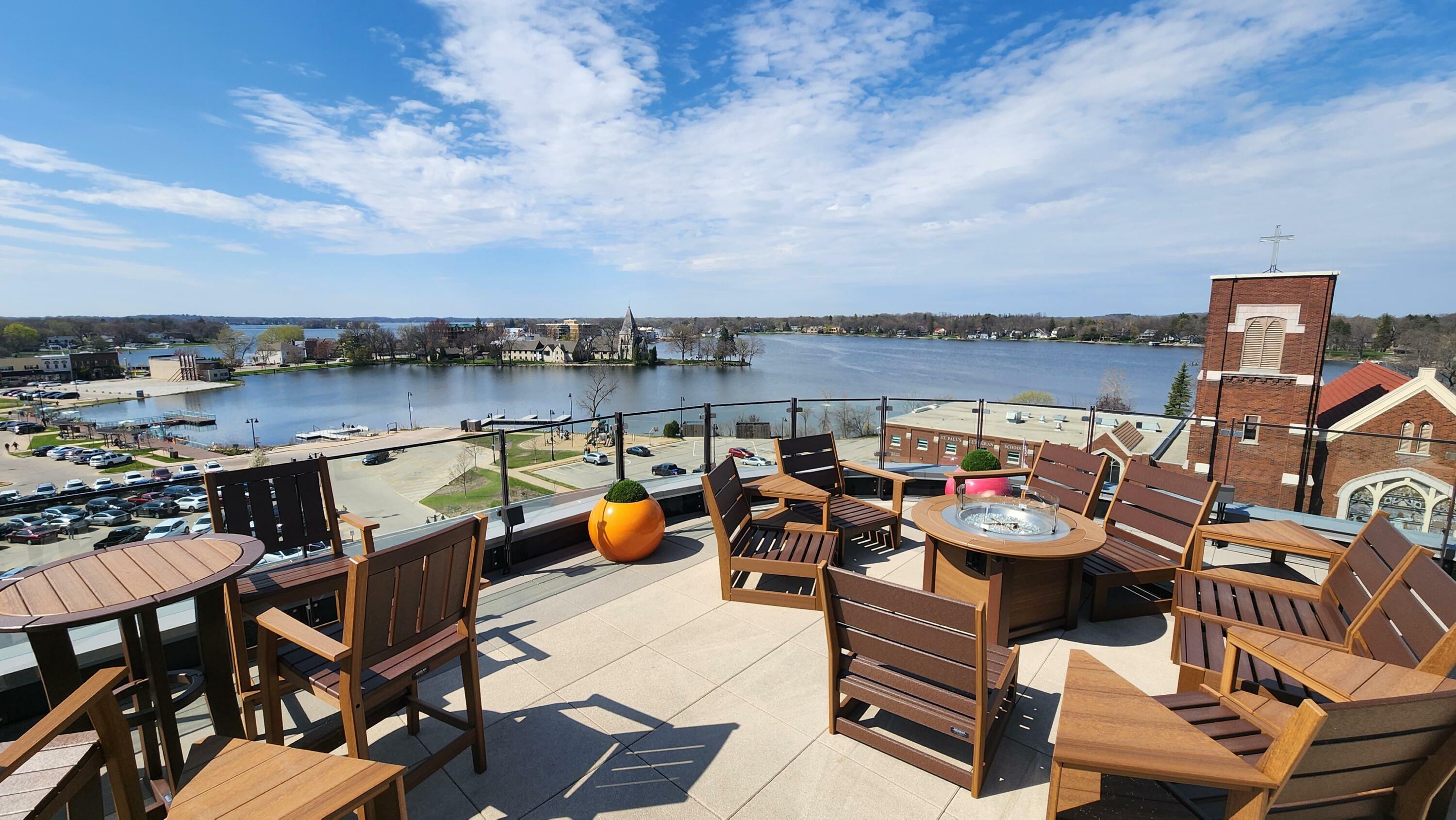 Property Photo: 215 E Pleasant St 312 WI 53066