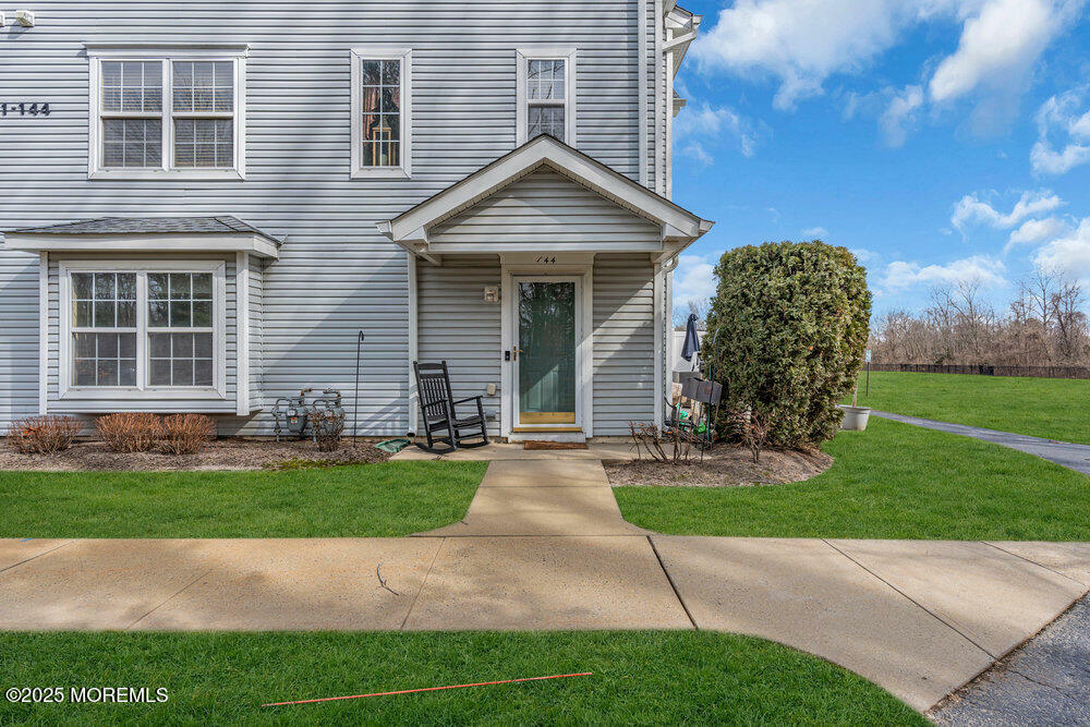 Property Photo:  144 Oyster Bay Court  NJ 07731 