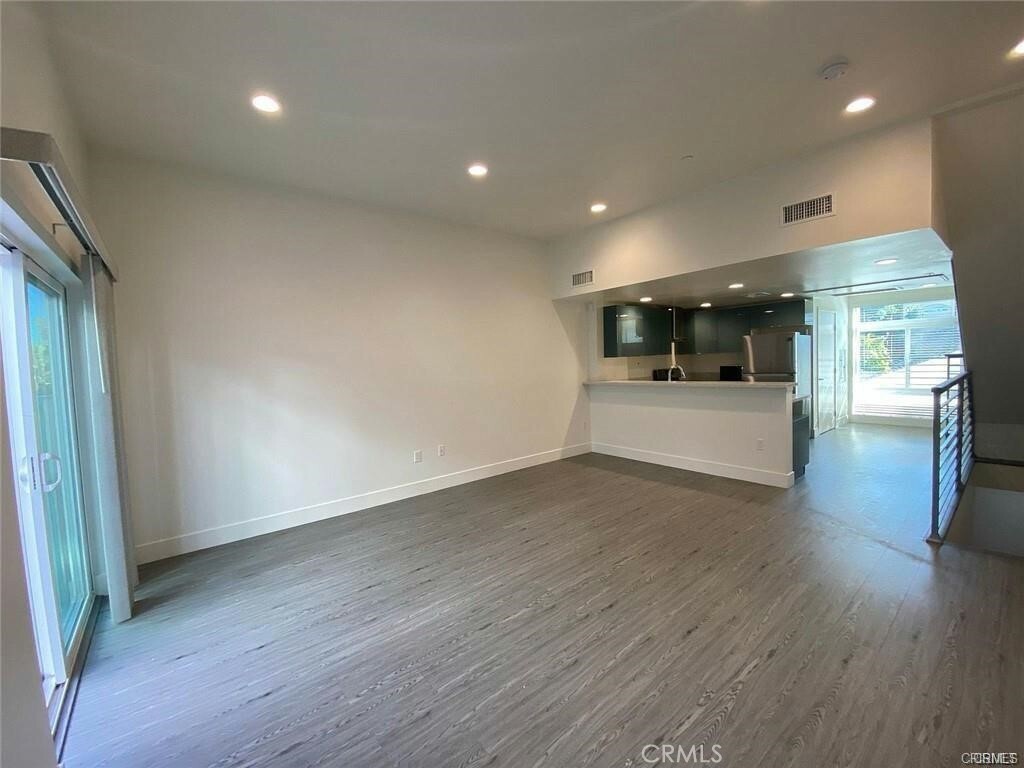 Property Photo:  4461 Tujunga Avenue 106  CA 91602 