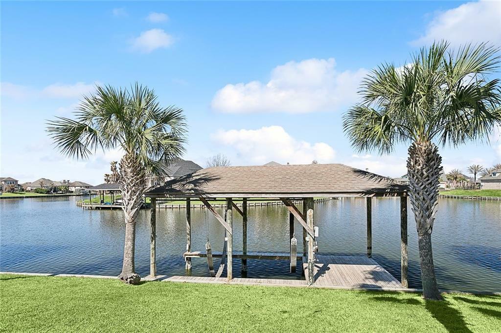 Property Photo: 1042 Mariners Cove Boulevard LA 70458