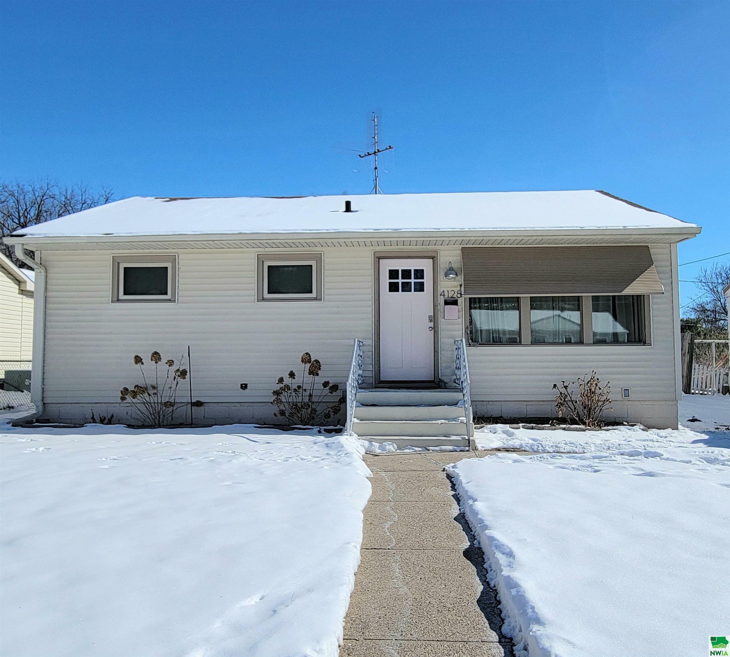 Property Photo:  4128 Adams  IA 51108 