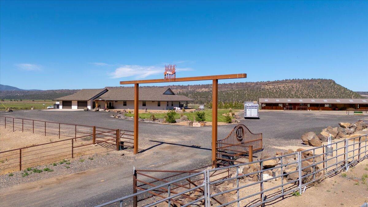 2250 S Main Street  Prineville OR 97754 photo