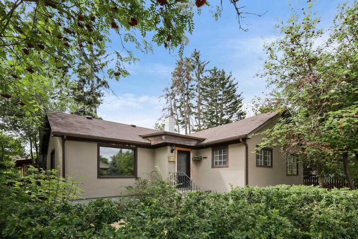 601 30 Avenue SW  Calgary AB T2S 0P5 photo