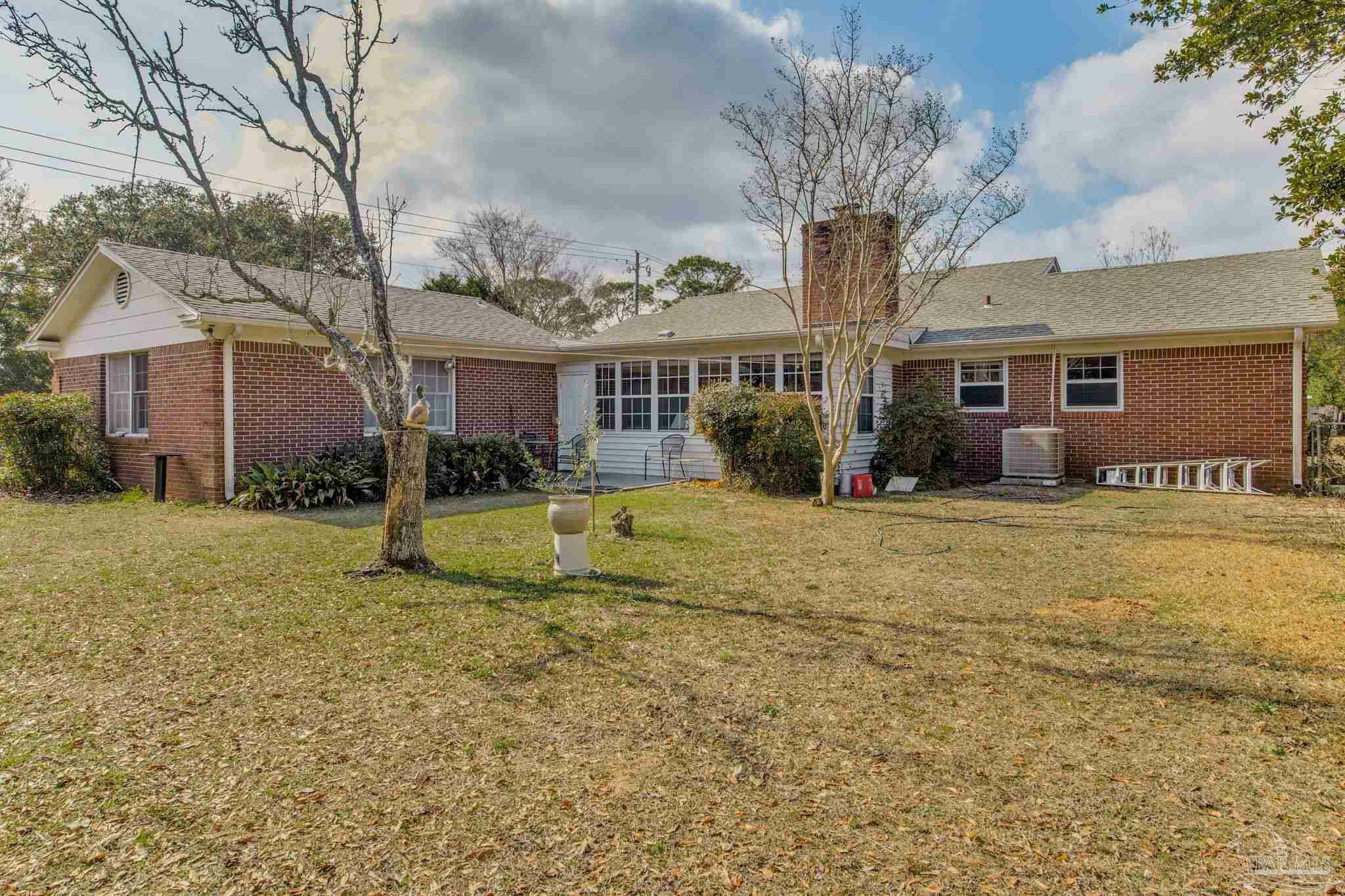 Property Photo:  5600 San Gabriel Dr  FL 32504 