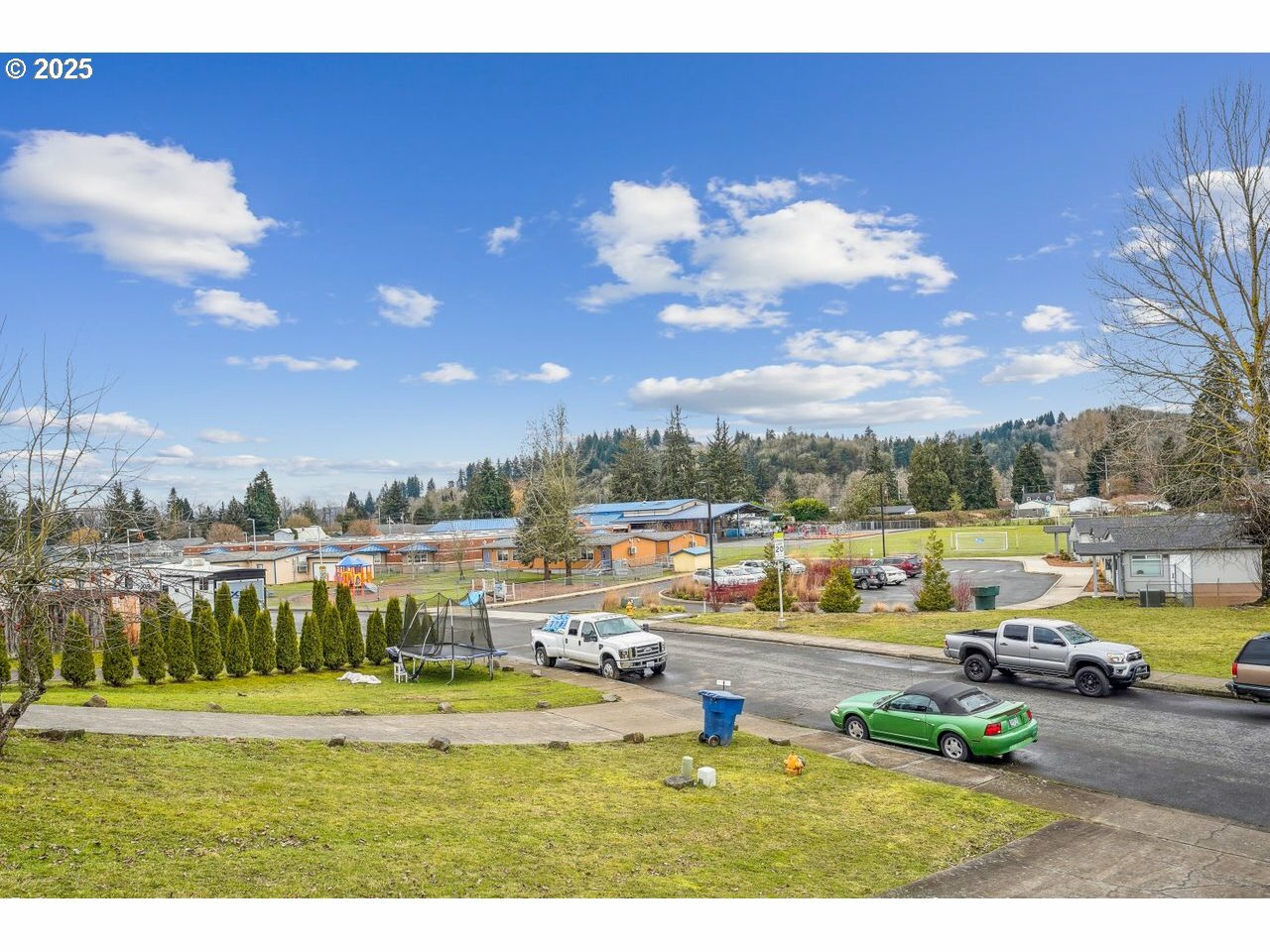 Property Photo:  1612 Bowmont Ave  WA 98626 