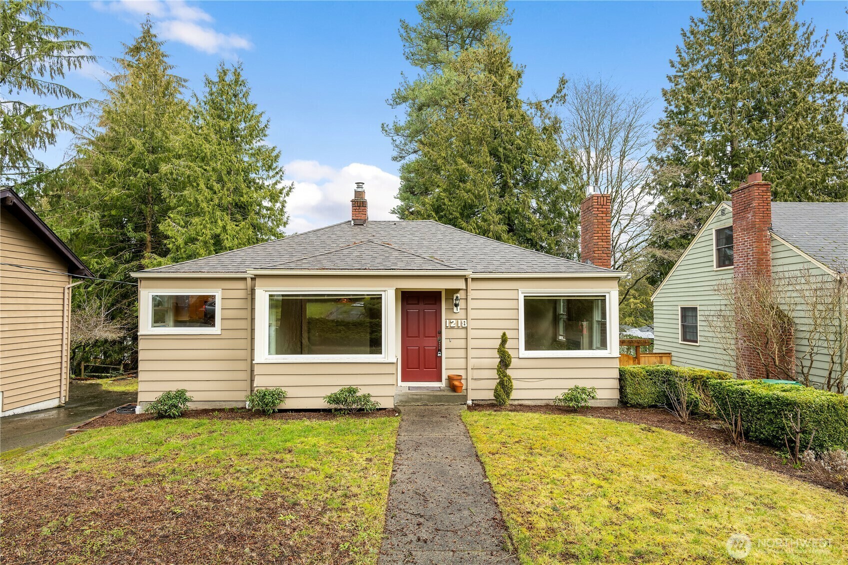 Property Photo:  1218 NE 103rd Street  WA 98125 