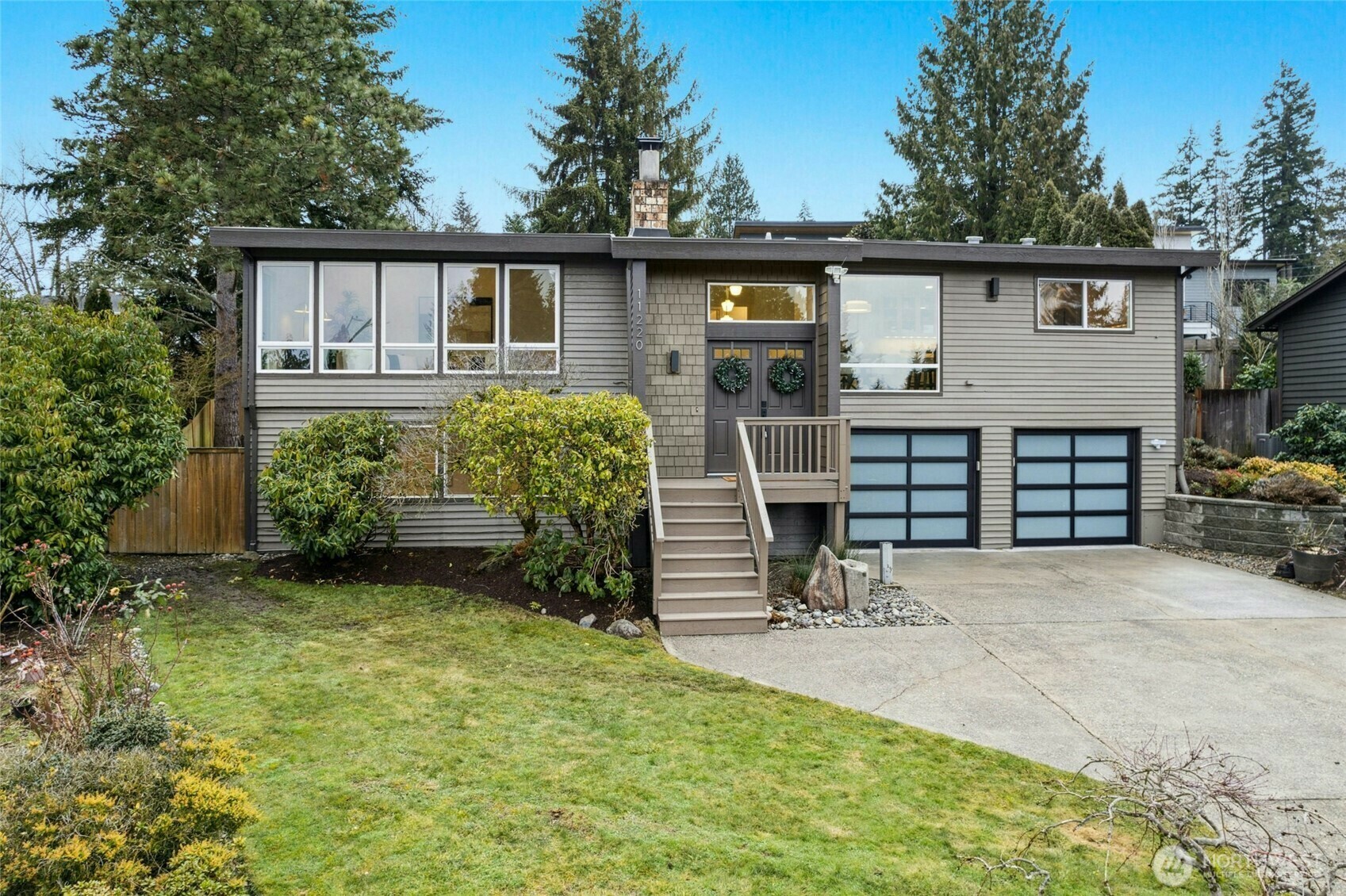 Property Photo:  11220 NE 59th Place  WA 98033 