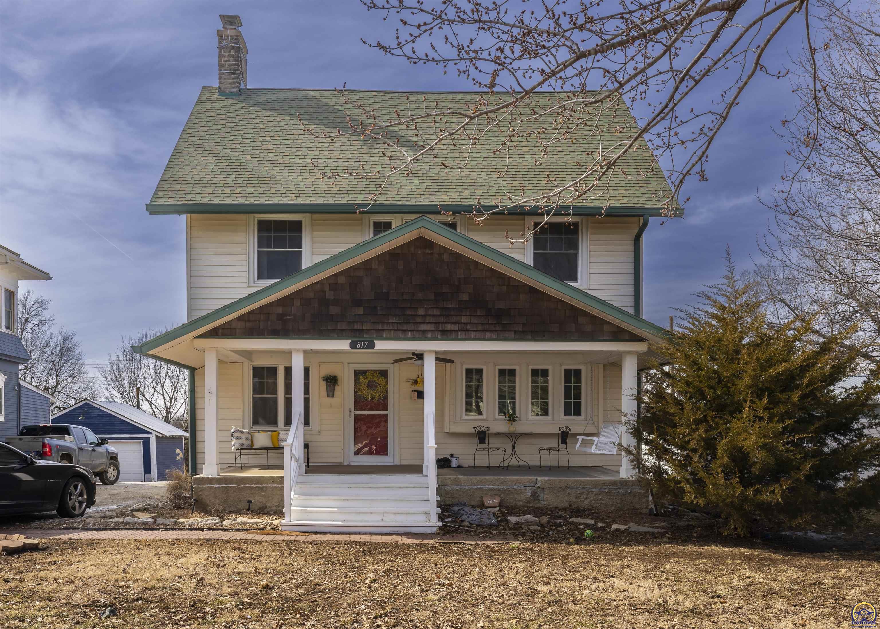Property Photo: 817 Iowa Ave KS 66436