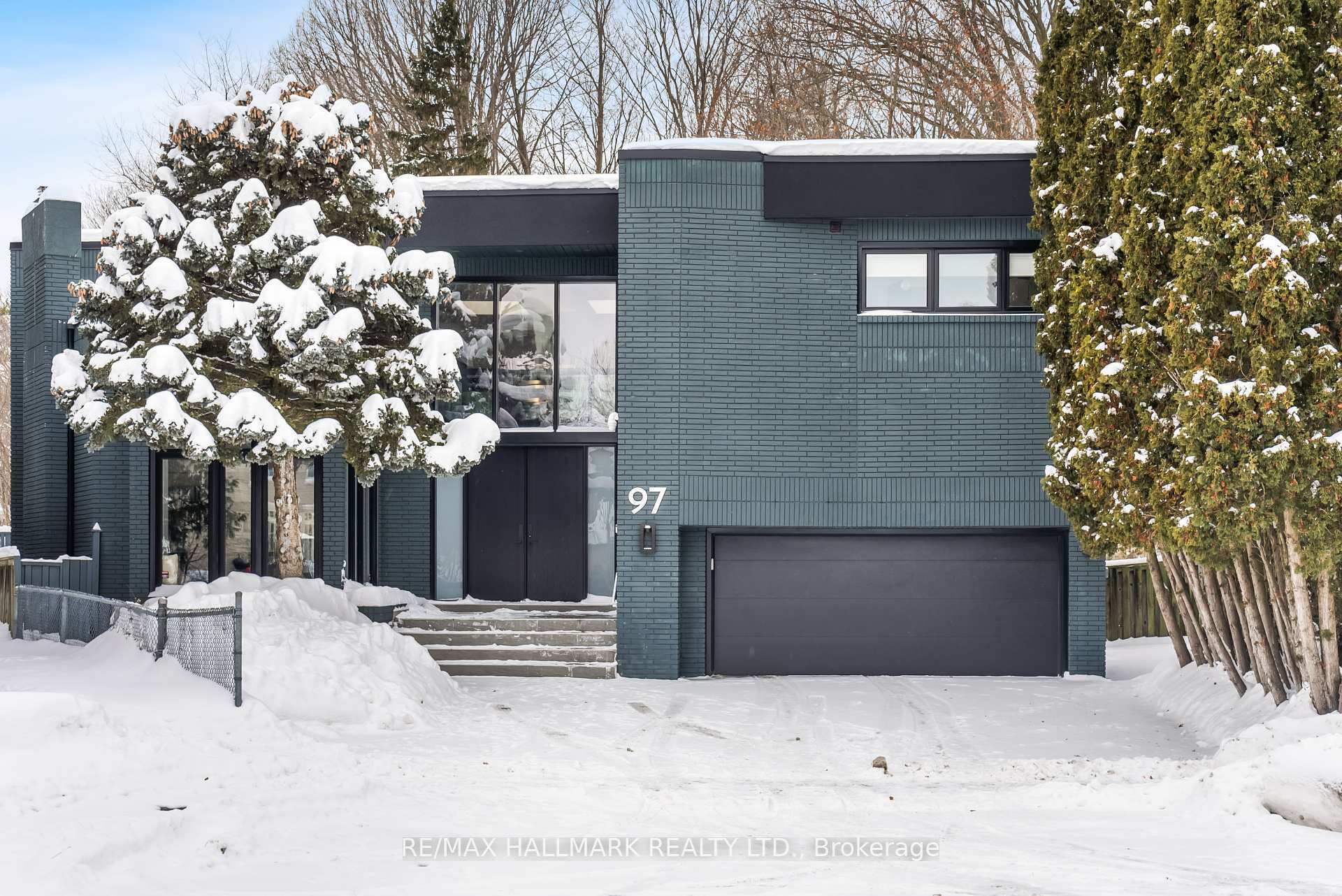 Property Photo: 97 Clarinda Dr ON M2K 2V2