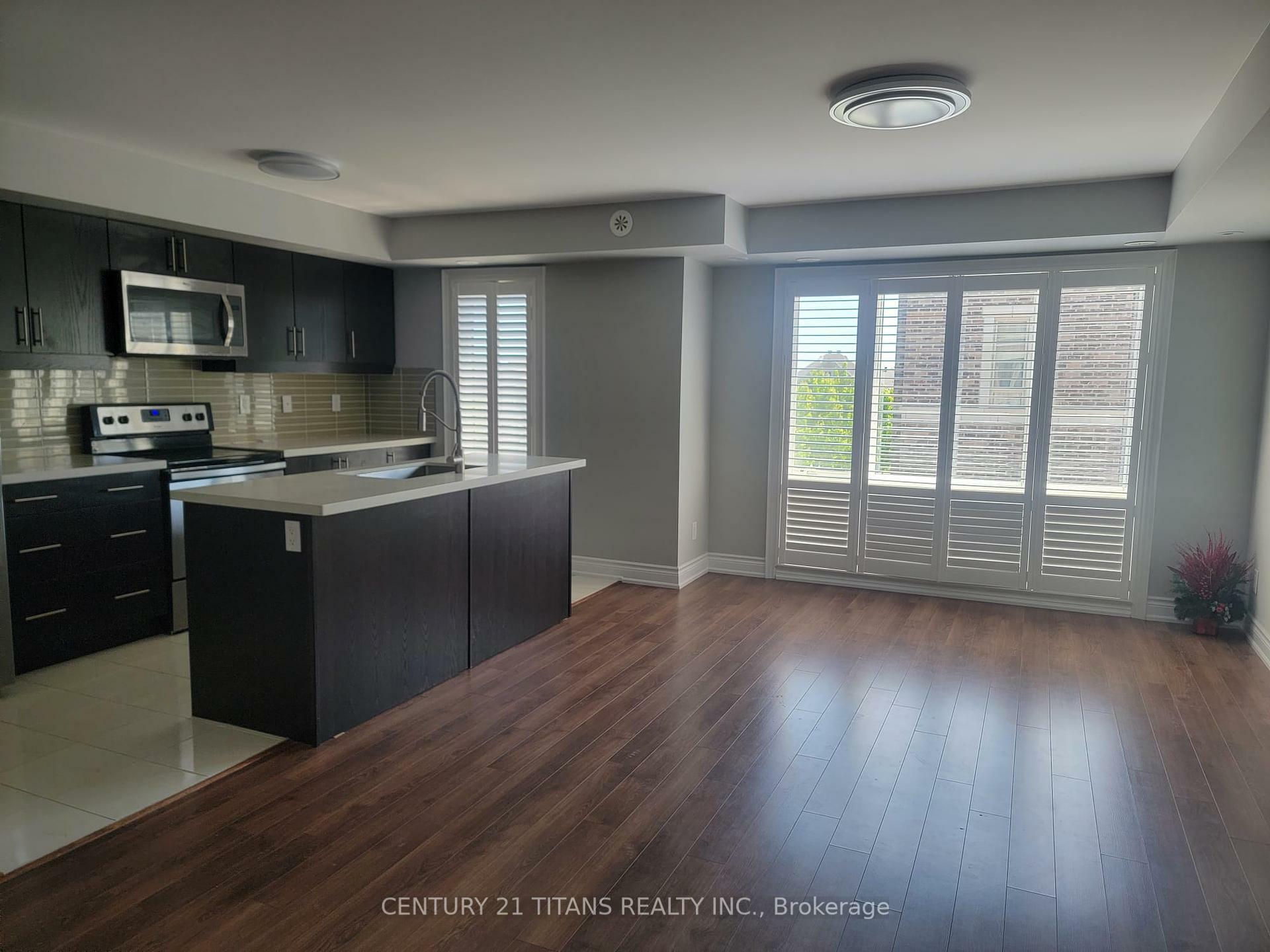 Property Photo: 60 Dunsheath Way 720 ON L6B 1N3