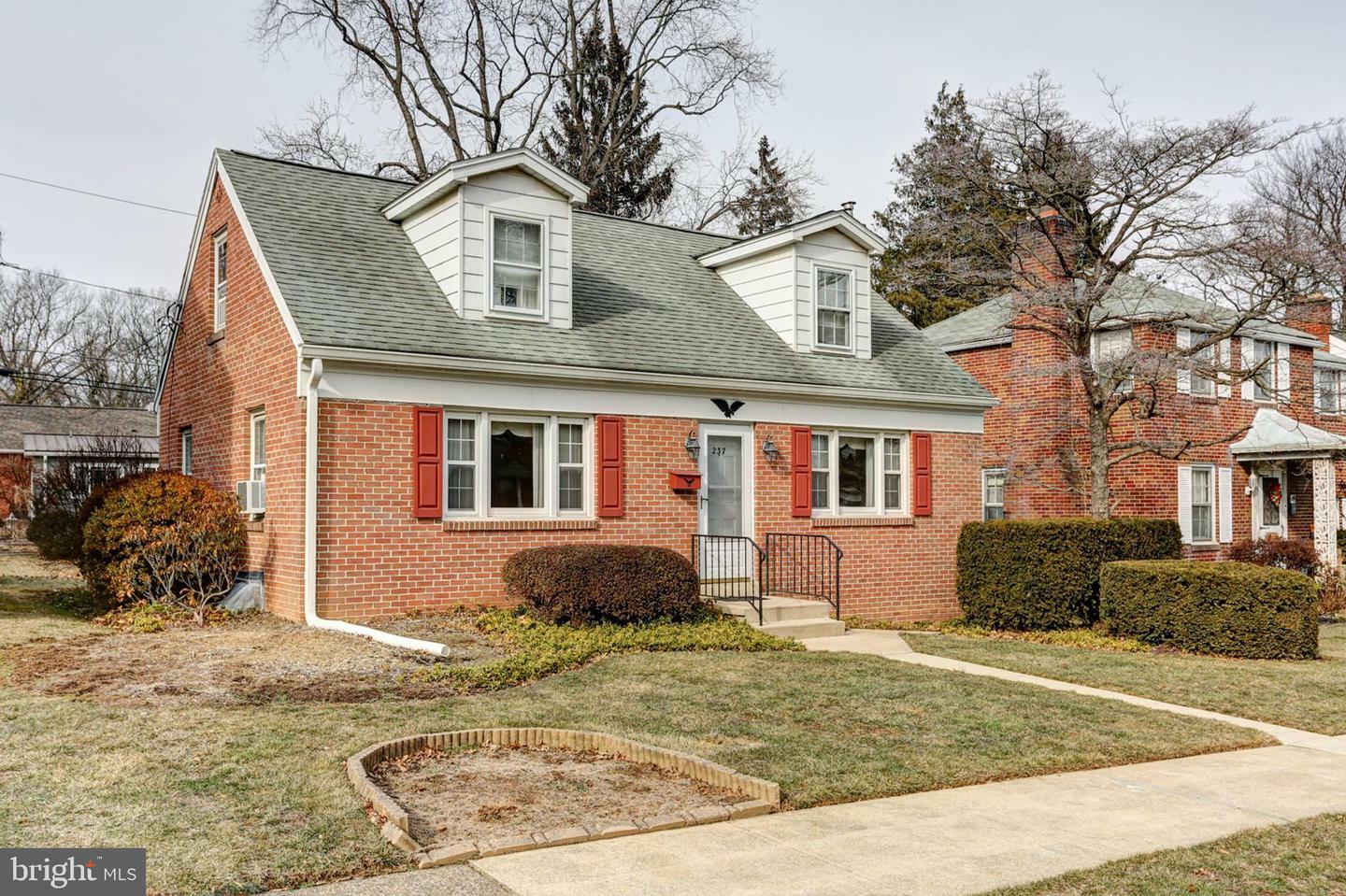 Property Photo:  237 Bailey Street  PA 17070 