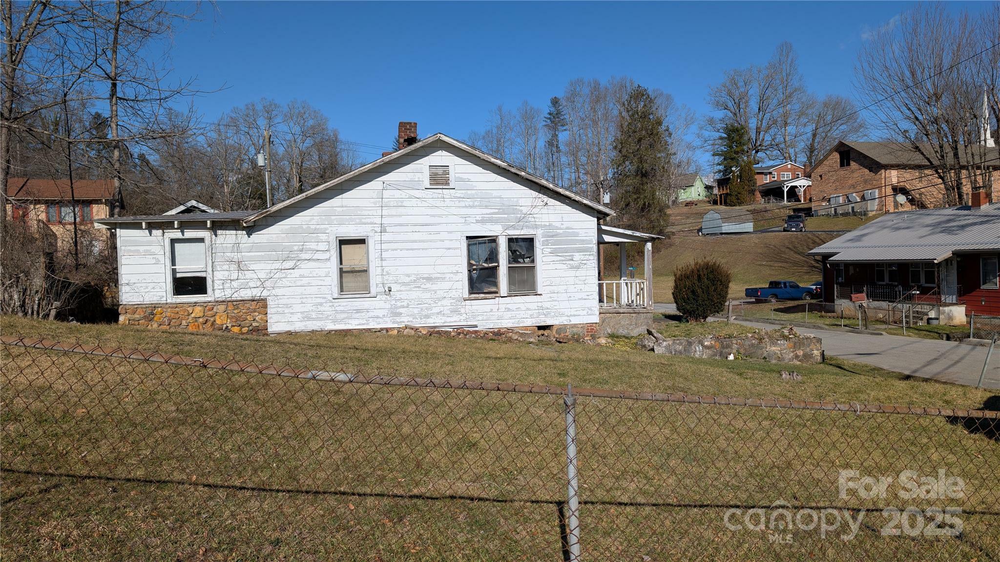 Property Photo:  72 North Lane  NC 28712 