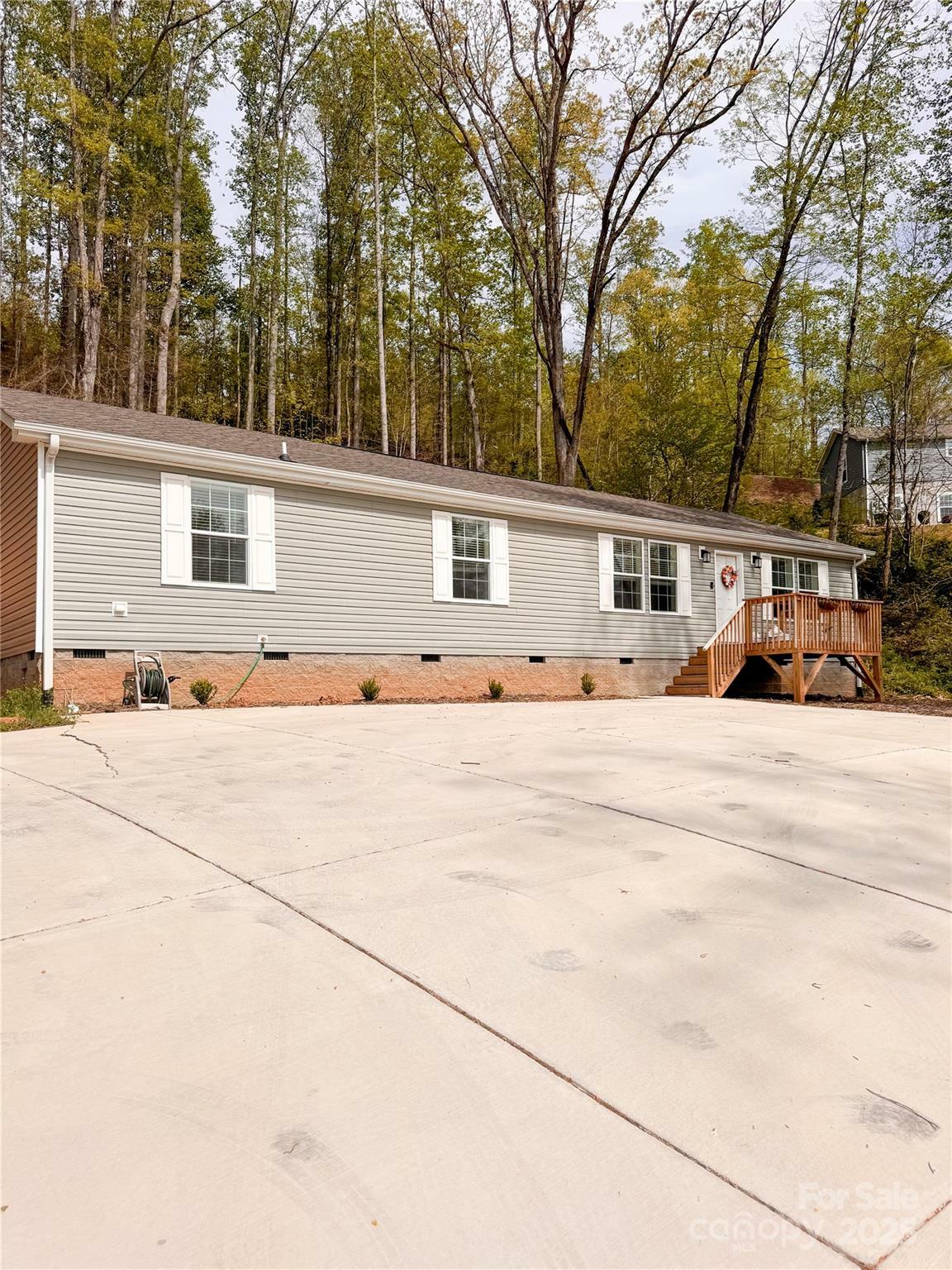 Property Photo: 15 Luther Woods Drive NC 28715