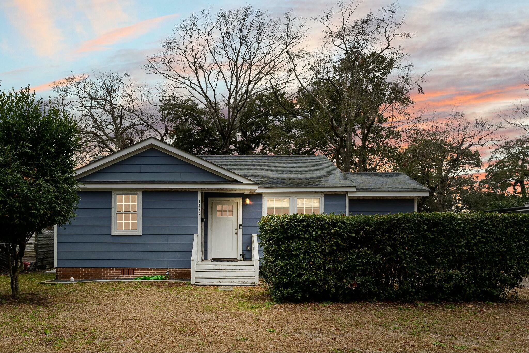 Property Photo:  1426 Bexley Street  SC 29405 