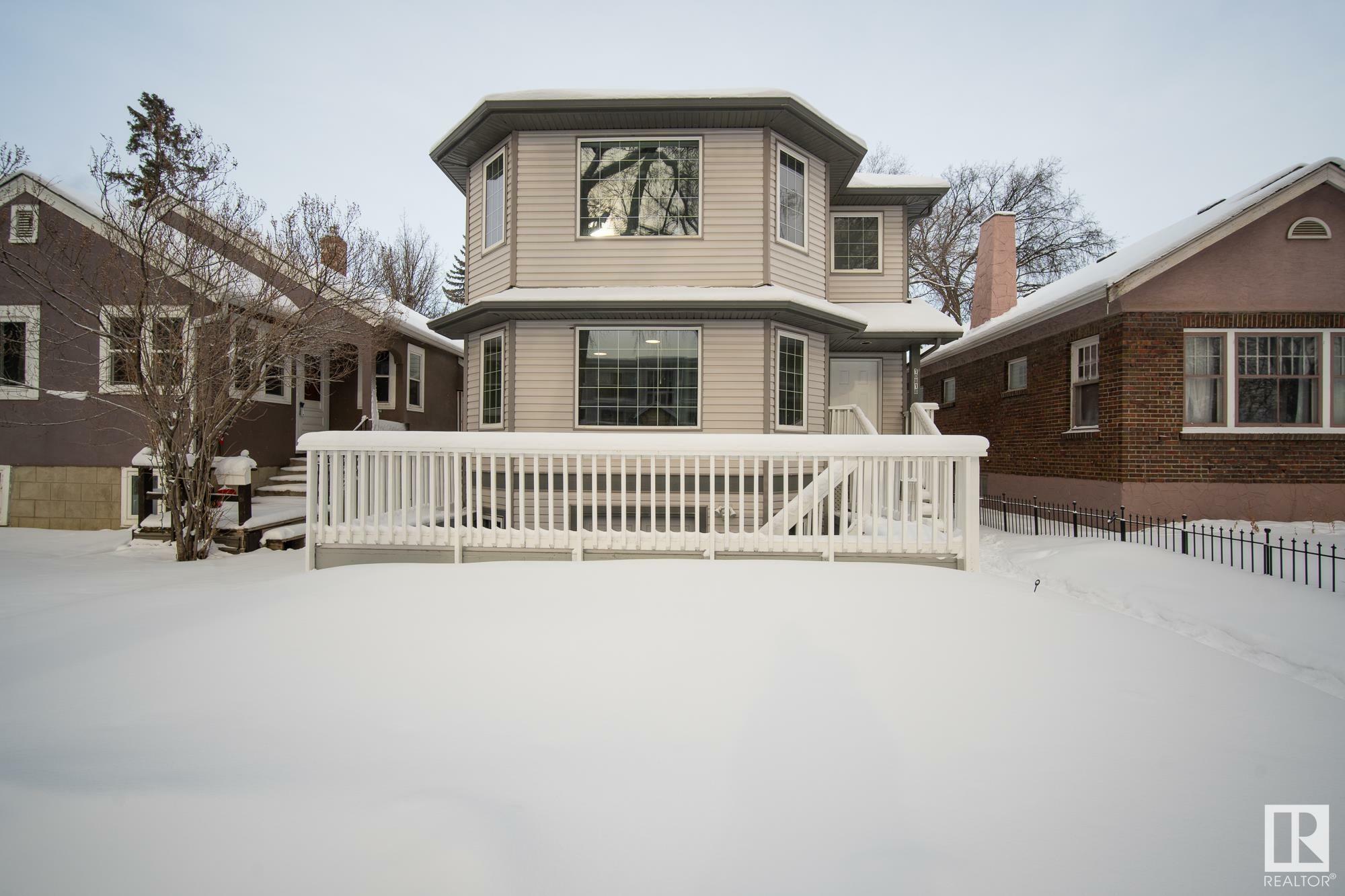 Property Photo:  10818 83 Avenue NW  AB T6E 2E7 