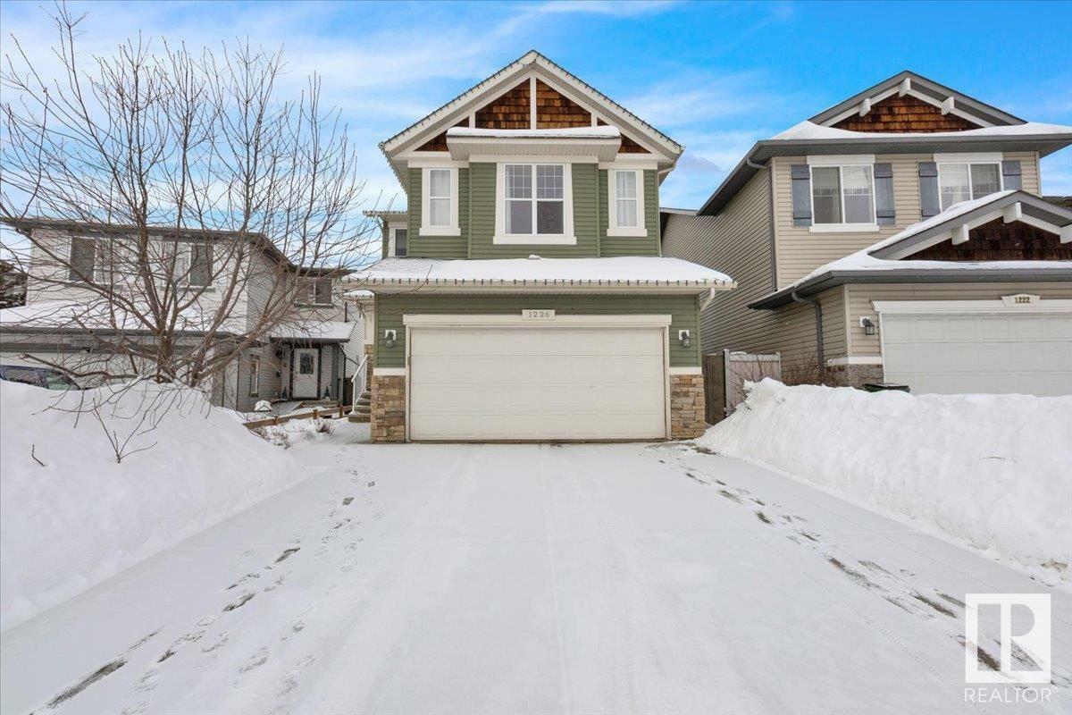 Photo de la propriété:  1226 37 Avenue NW  AB T6T 0J5 