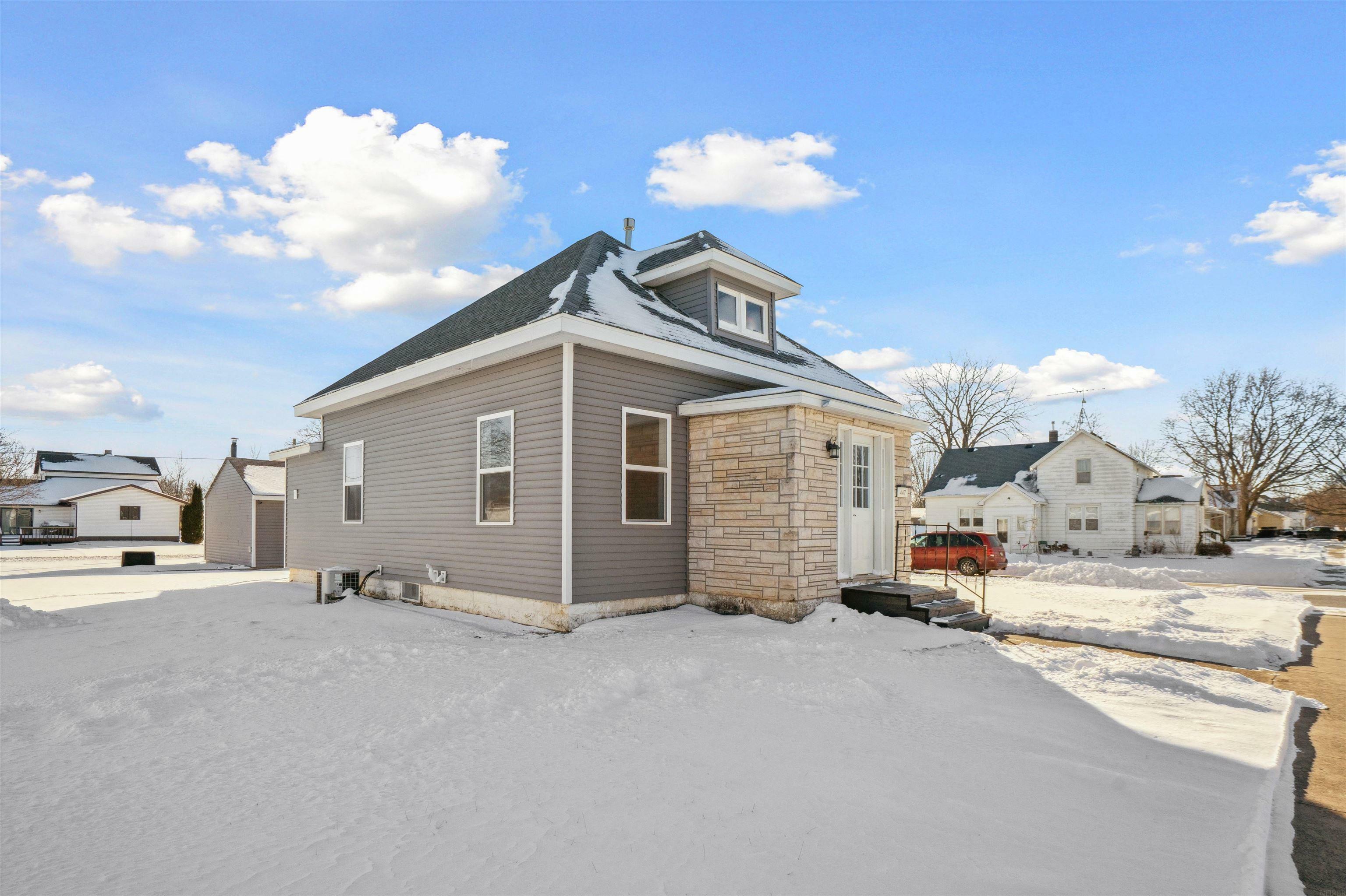 Property Photo: 447 Nash Street IA 50604
