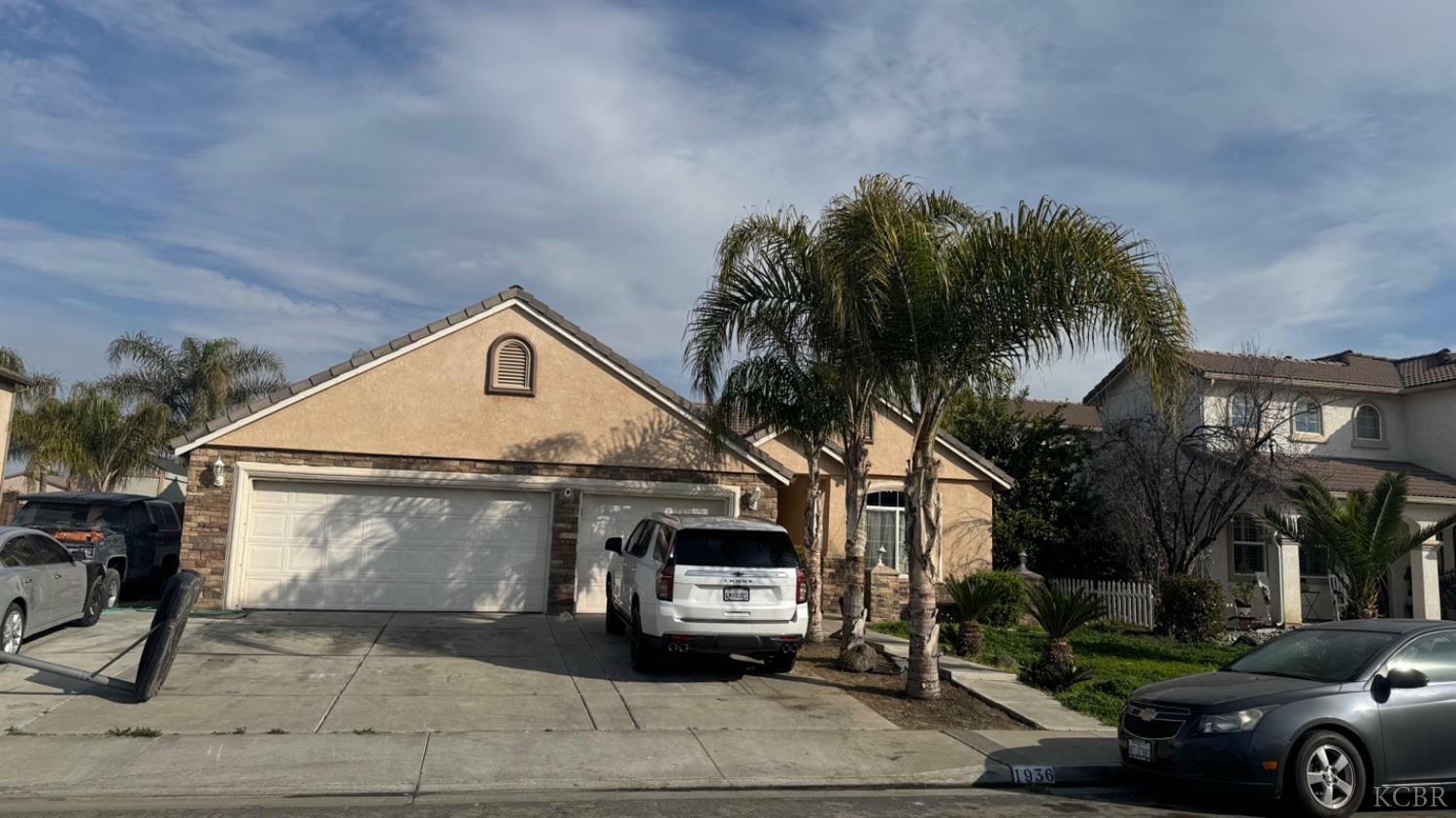 Property Photo:  1936 W Heather Lane  CA 93230 