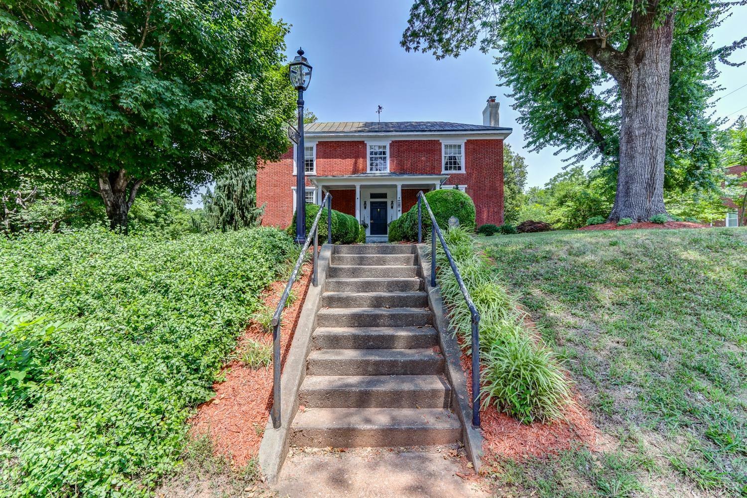 Property Photo: 252 David Bruce Avenue VA 23923