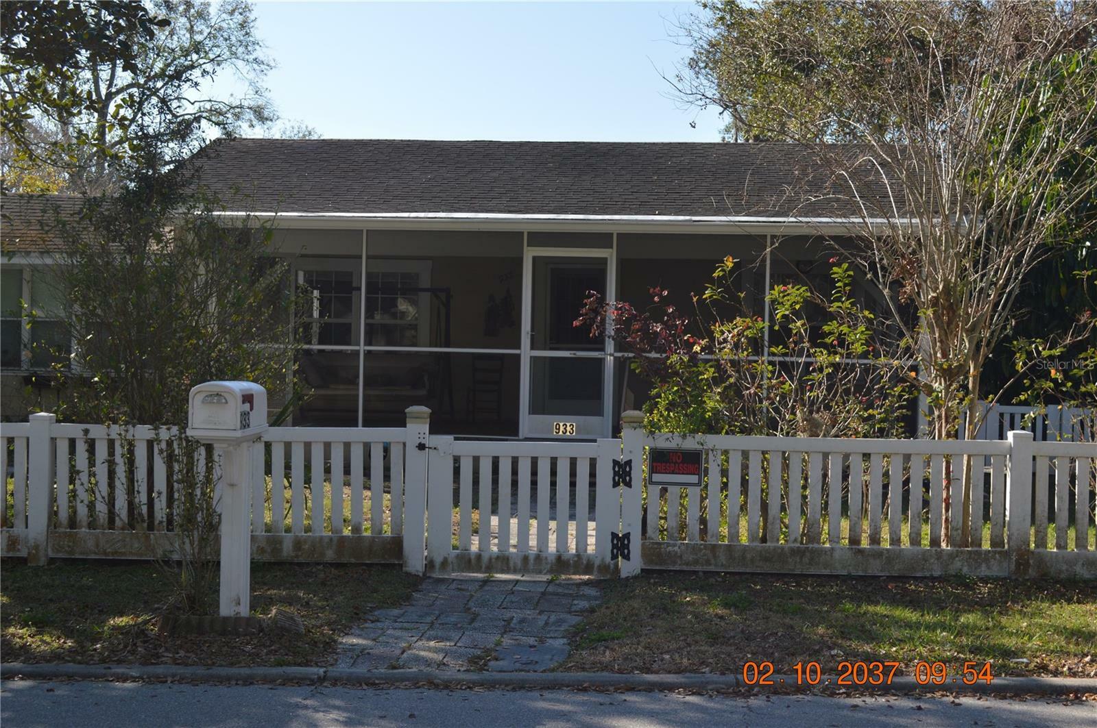 Property Photo:  933 Lakehurst Street  FL 33805 