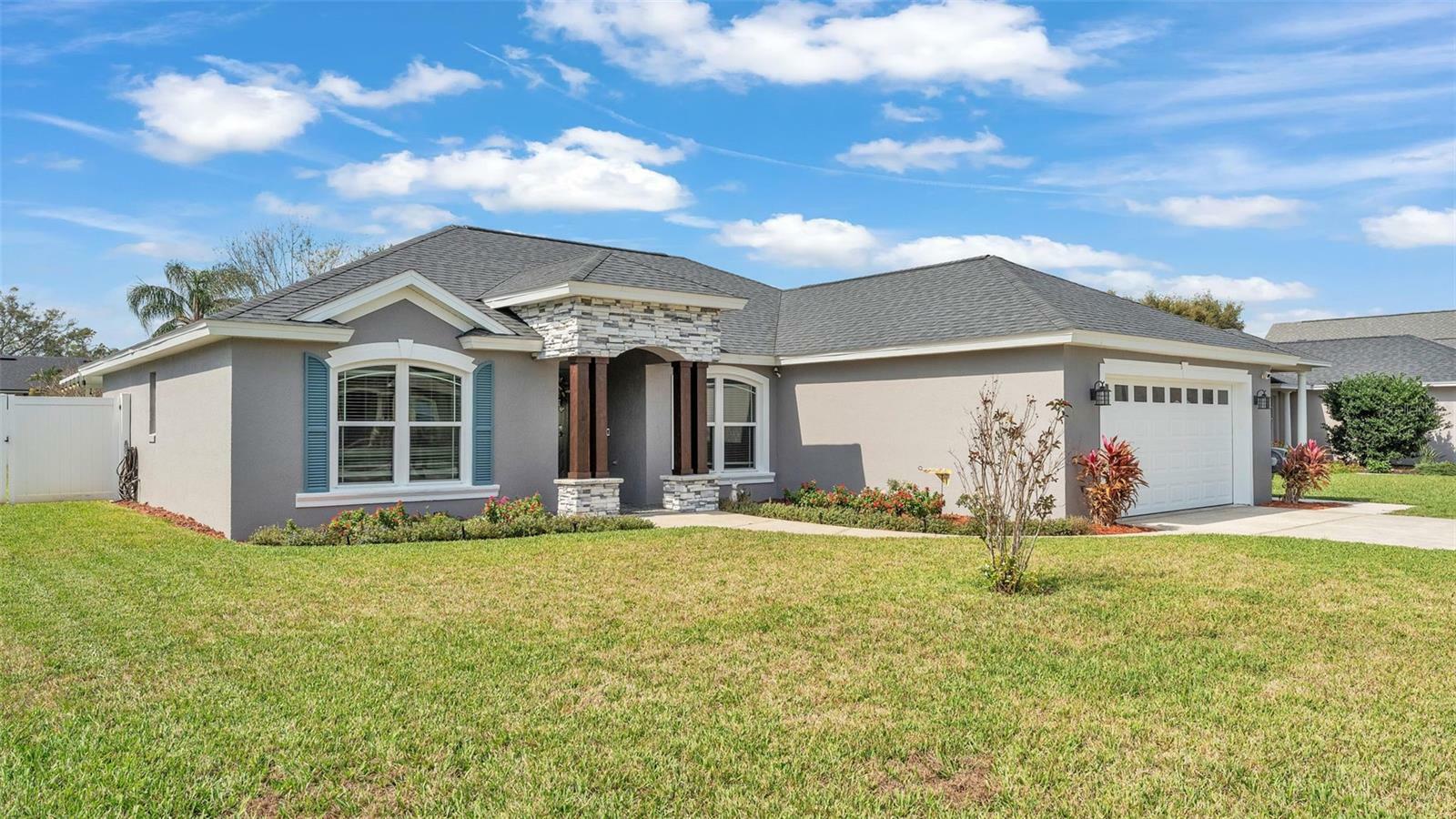 Property Photo:  7144 Remington Oaks Loop  FL 33810 