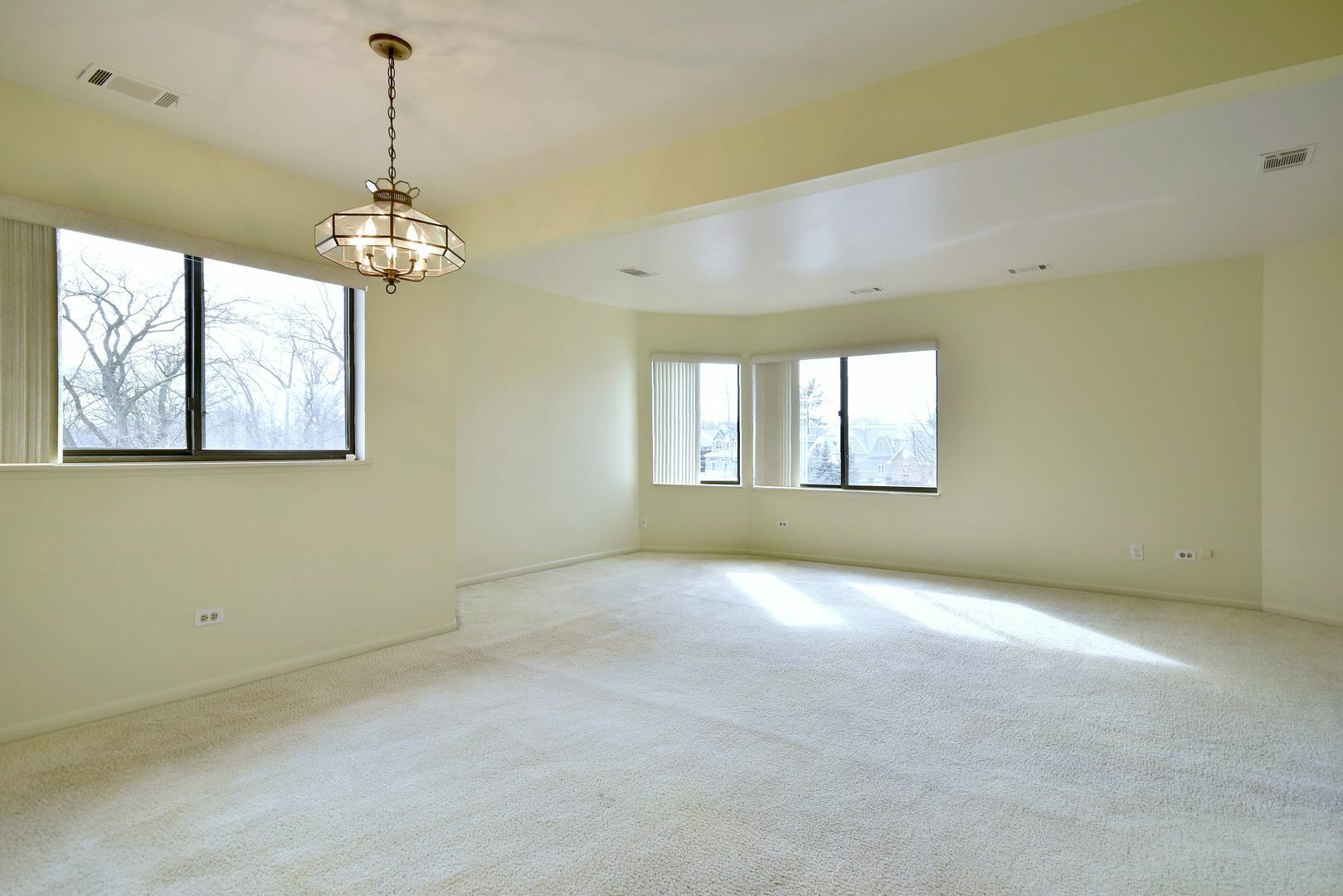 Property Photo:  6401 Clarendon Hills Road 316  IL 60527 