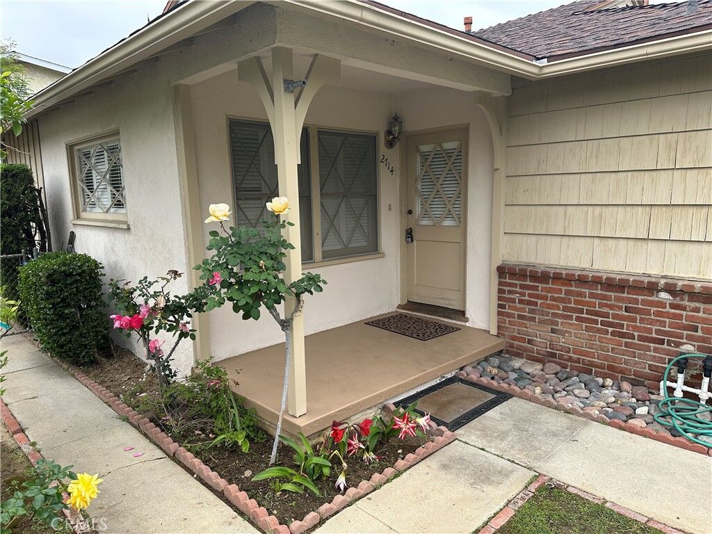 Property Photo: 2714 Lompoc Street CA 90065