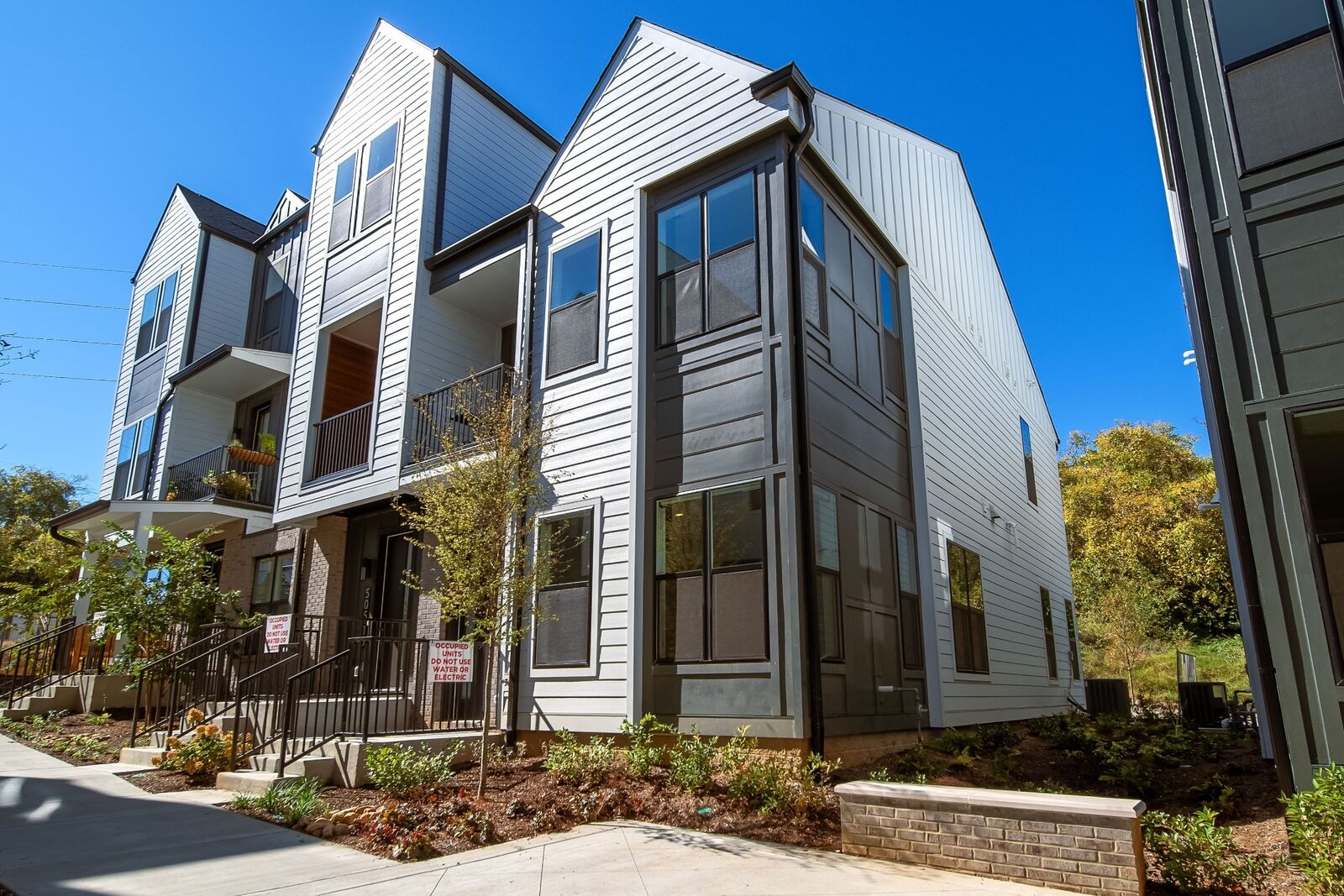 Property Photo: 505 Community Ct 8 TN 37209
