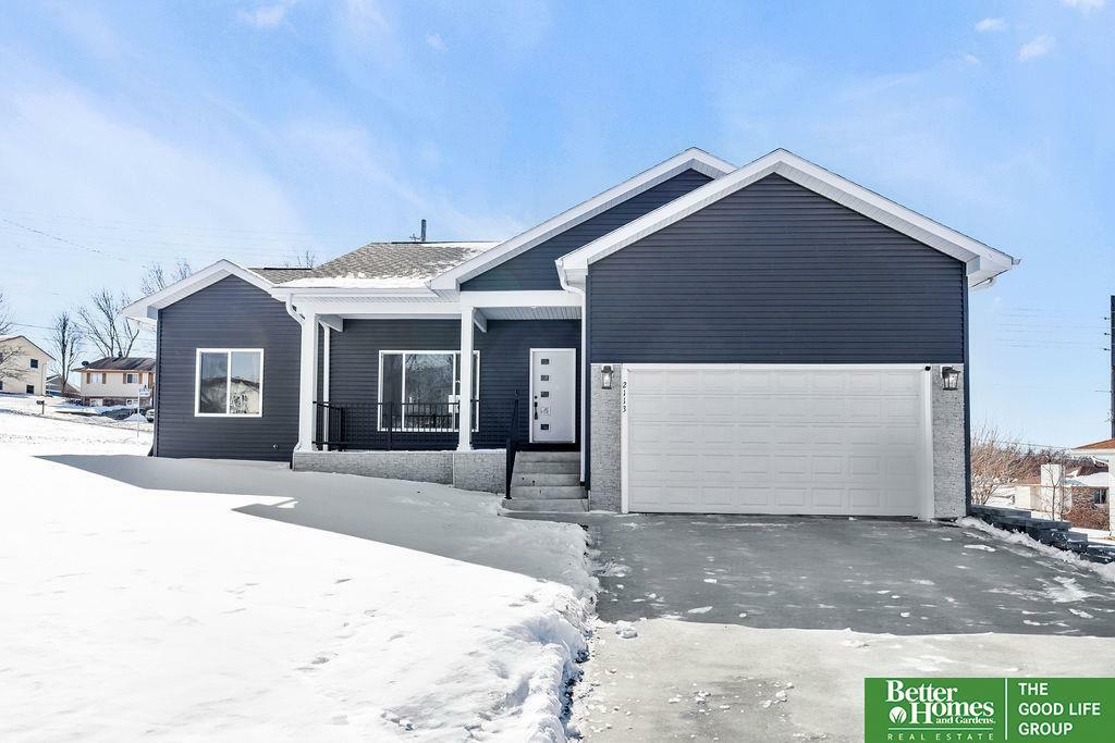 Property Photo: 2113 Ridgeway Drive IA 51442