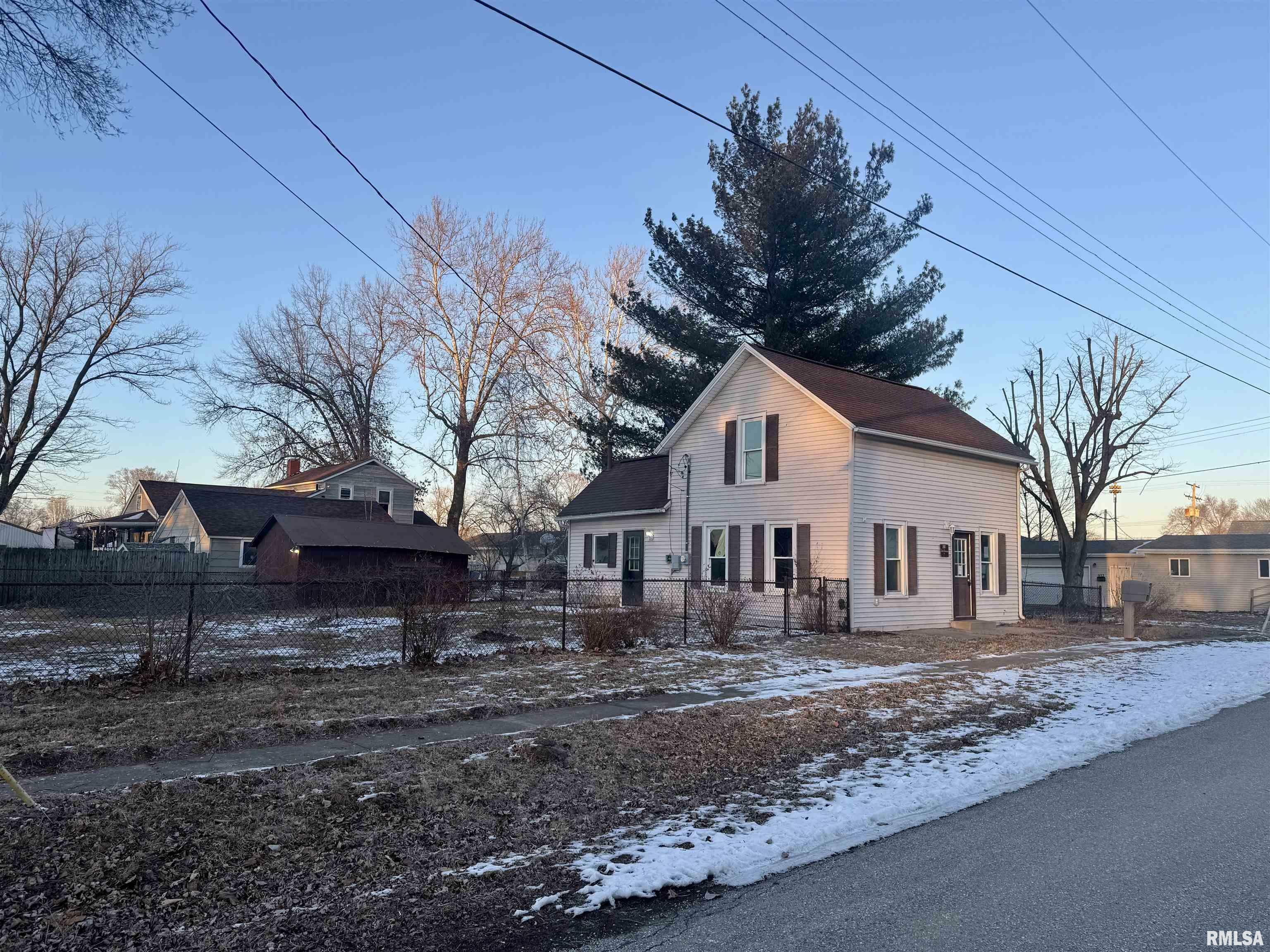 Property Photo:  202 W Avenue I Street  IL 61542 