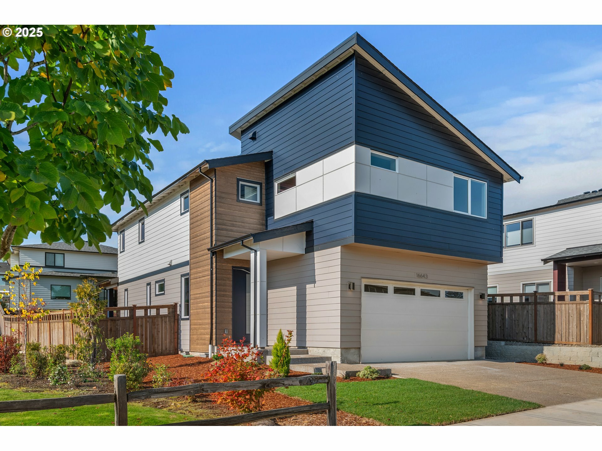 Property Photo: 16643 SE Snow Blanket Ter OR 97086