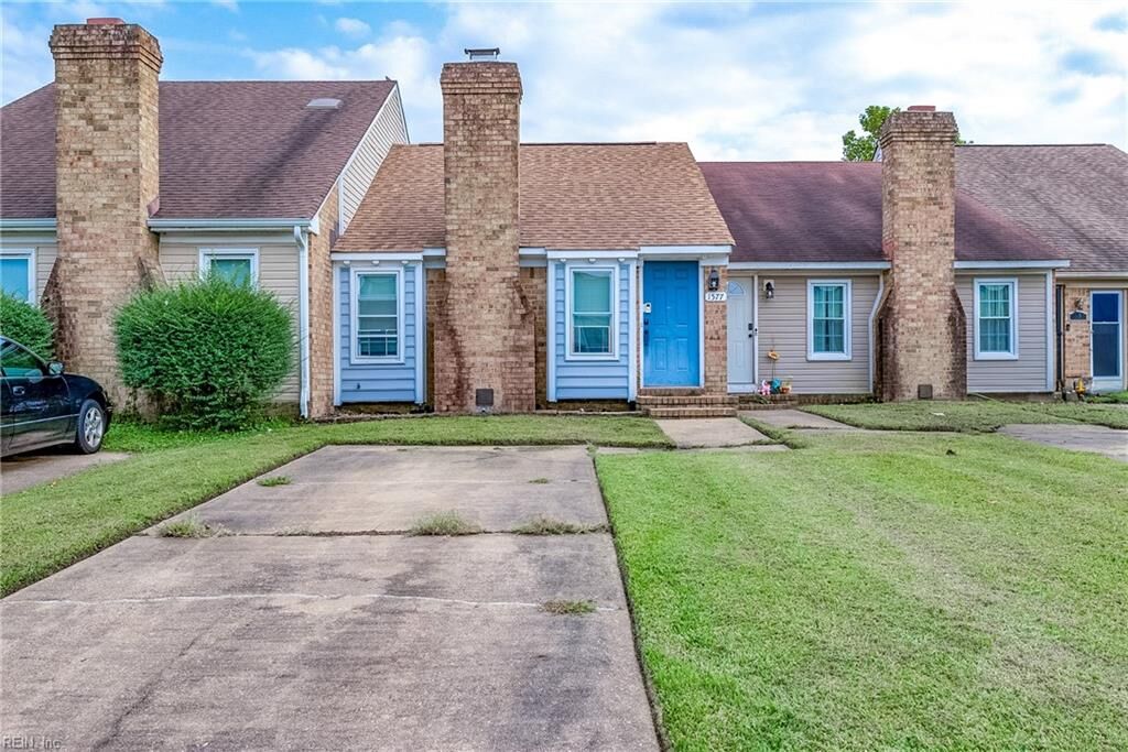Property Photo:  1577 Crescent Pointe Ln  VA 23453 