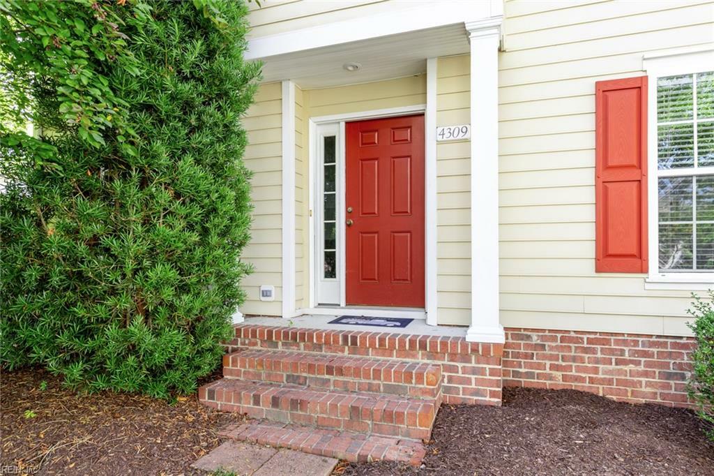 Property Photo: 4309 Creekside Loop VA 23185