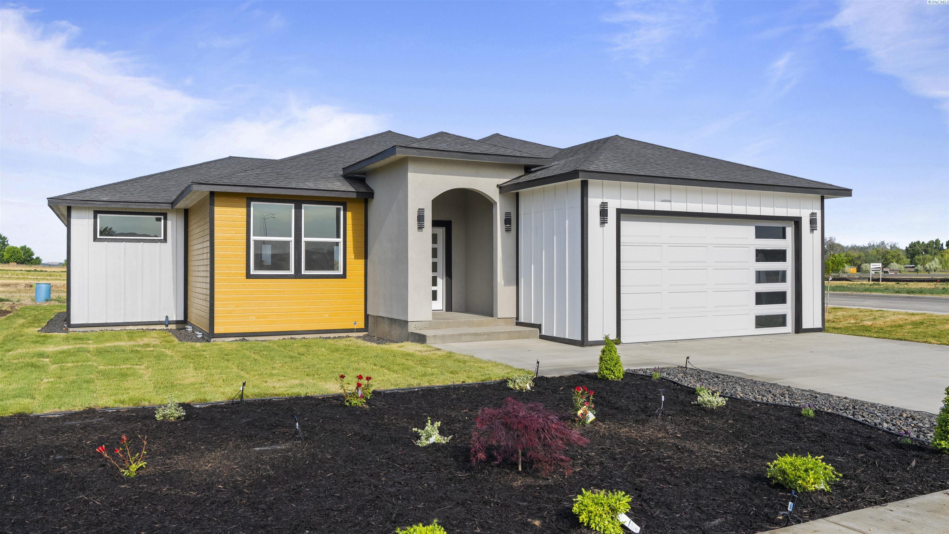 301 Victoria St  Sunnyside WA 98944 photo