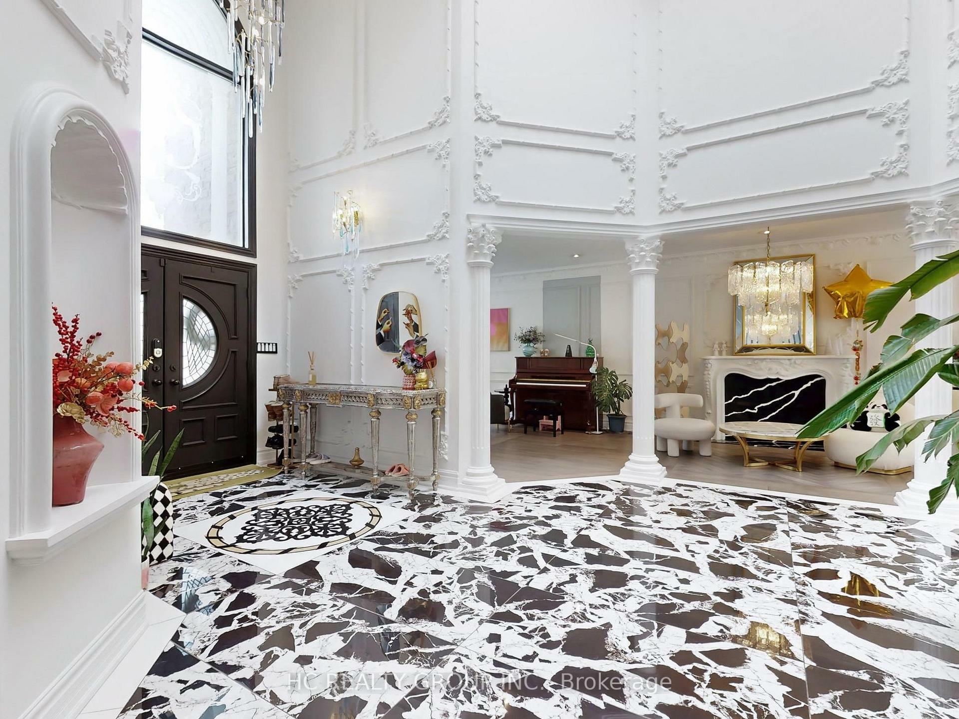 Property Photo: 156 Burbank Drive ON M2K 1P1
