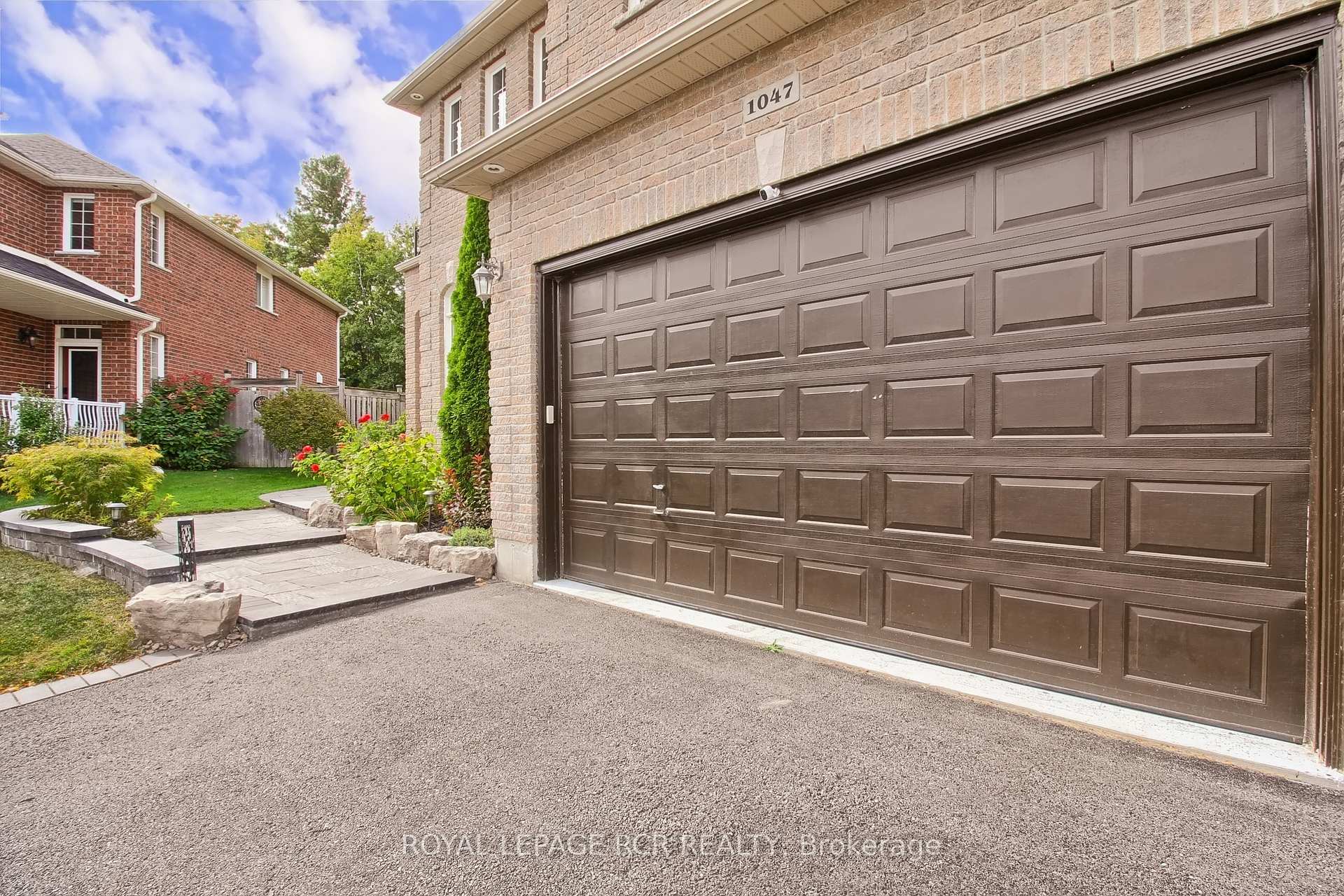 Property Photo: 1047 Nantyr Dr ON L9S 0A8