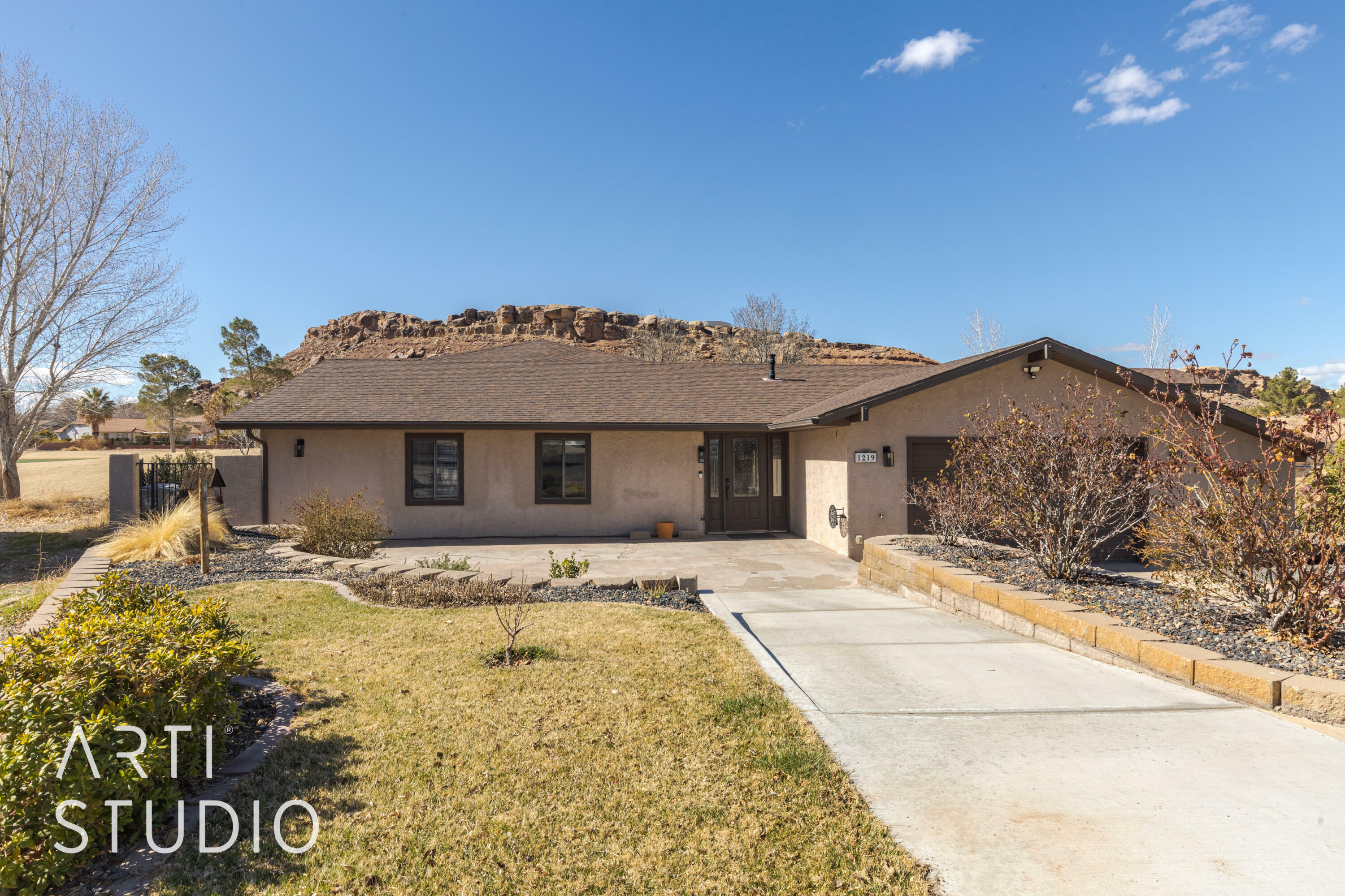 Property Photo:  1219 Oak Cir  UT 84790 