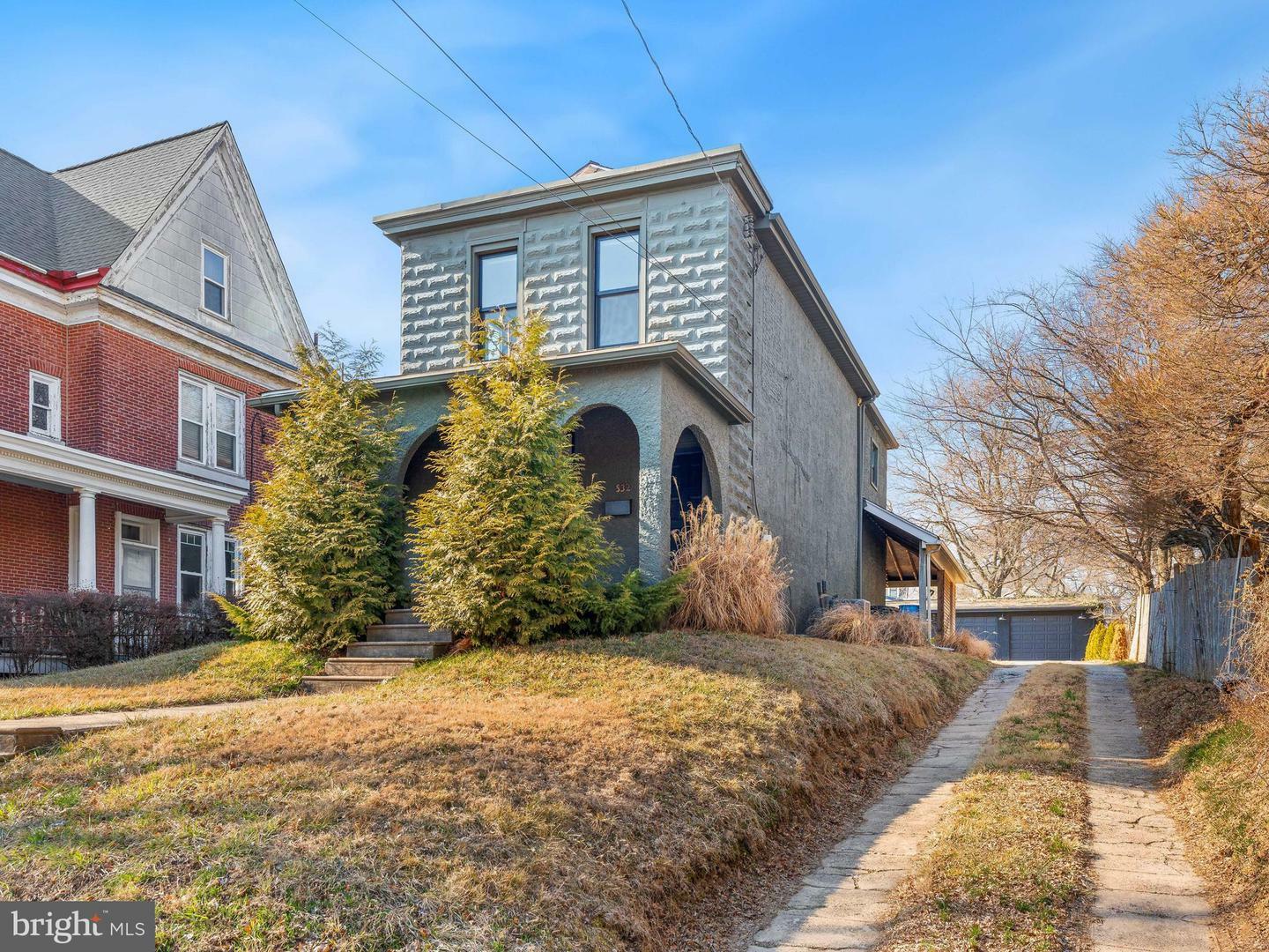 Property Photo:  532 Dupont Street  PA 19128 