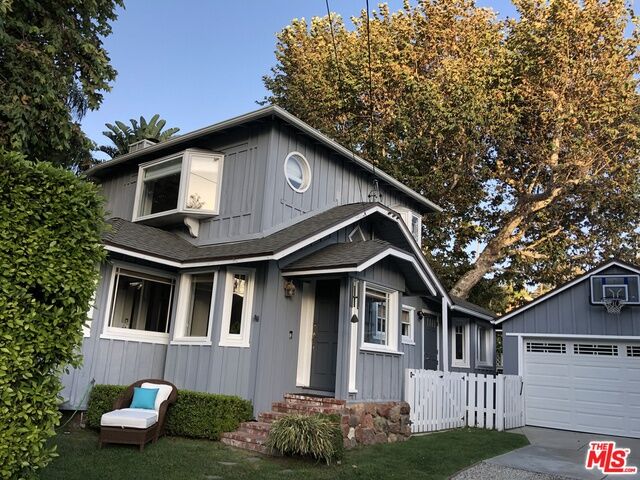 Property Photo: 216 W Channel Rd CA 90402