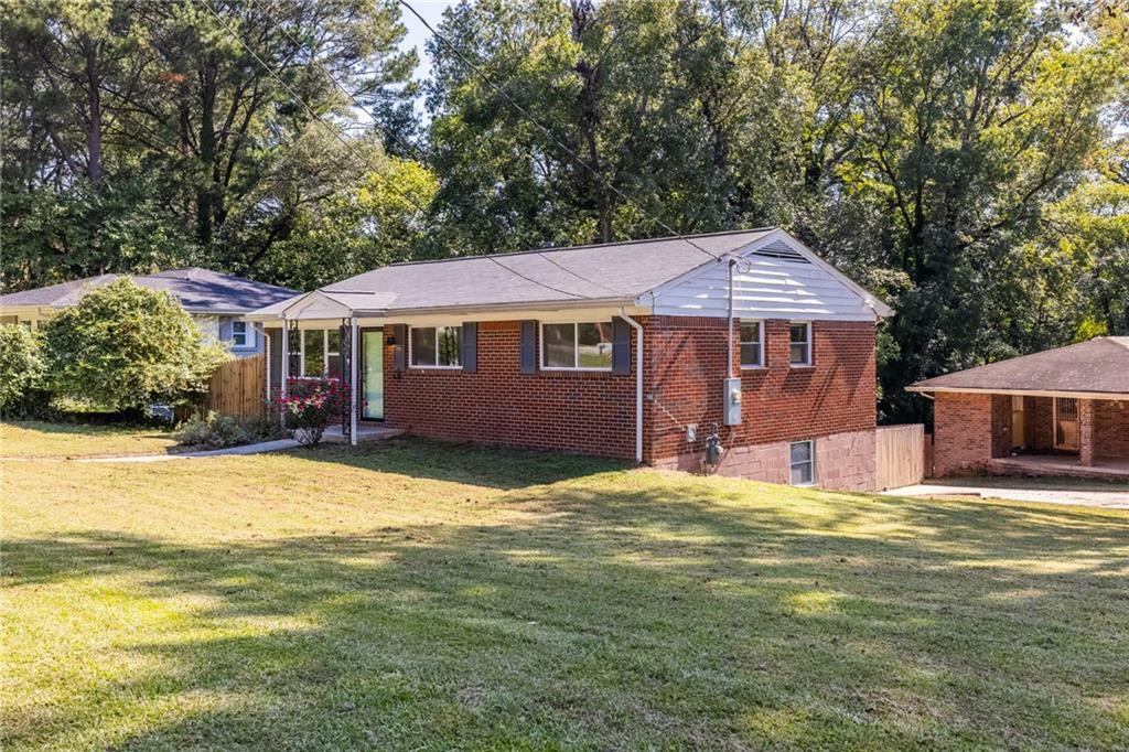 Property Photo: 1661 Barrett Drive NW GA 30318