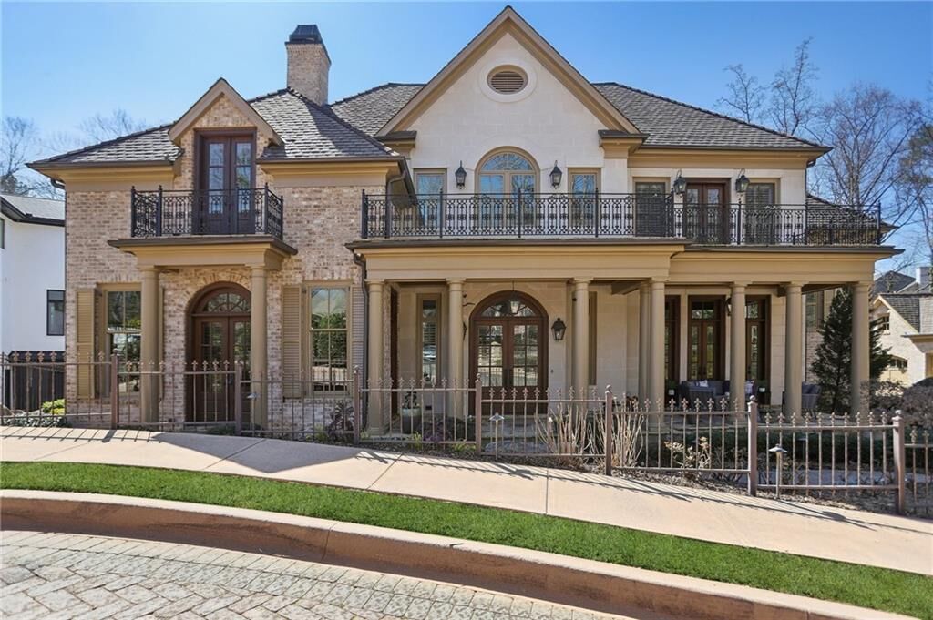 Property Photo:  440 Belada Boulevard  GA 30342 